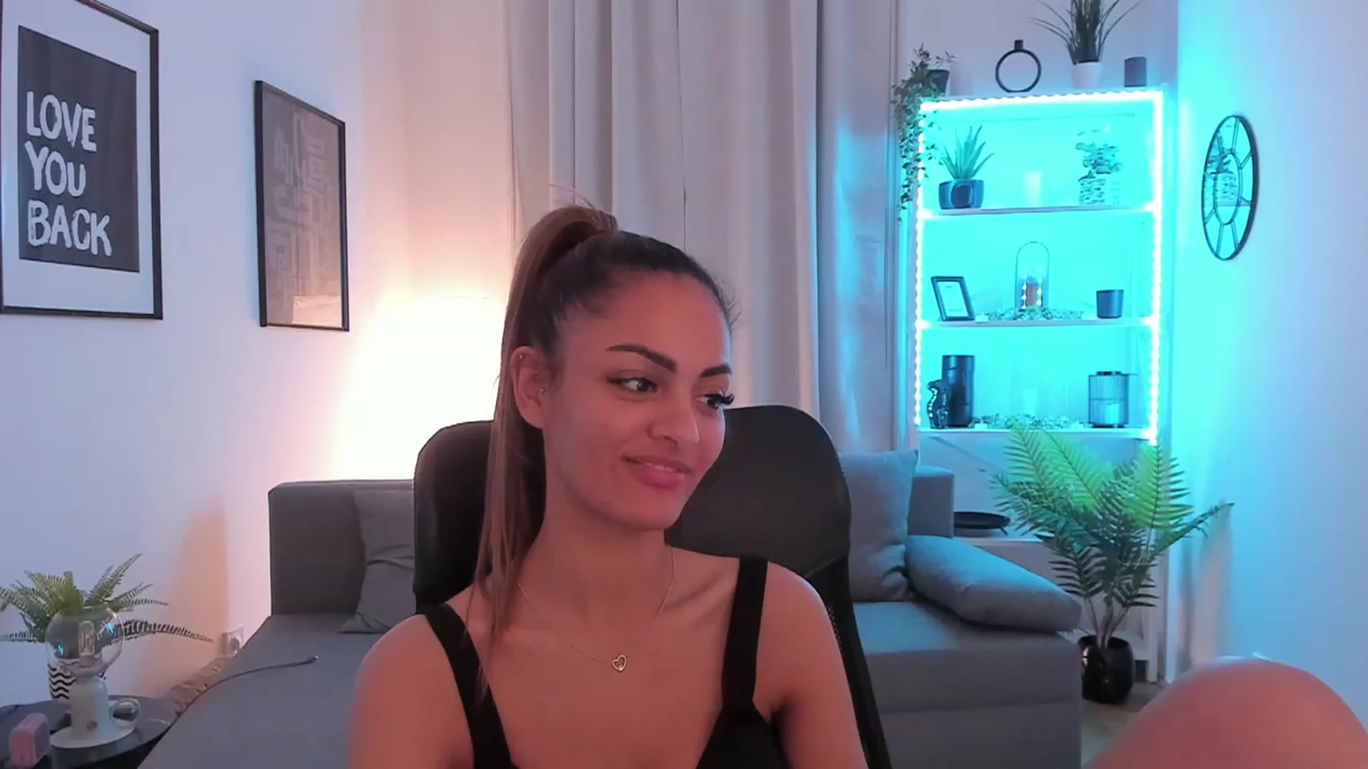Gallery image thumbnail from Aisha_dream's myfreecams stream on, 10/05/2023, 22:04 image 13 of 20