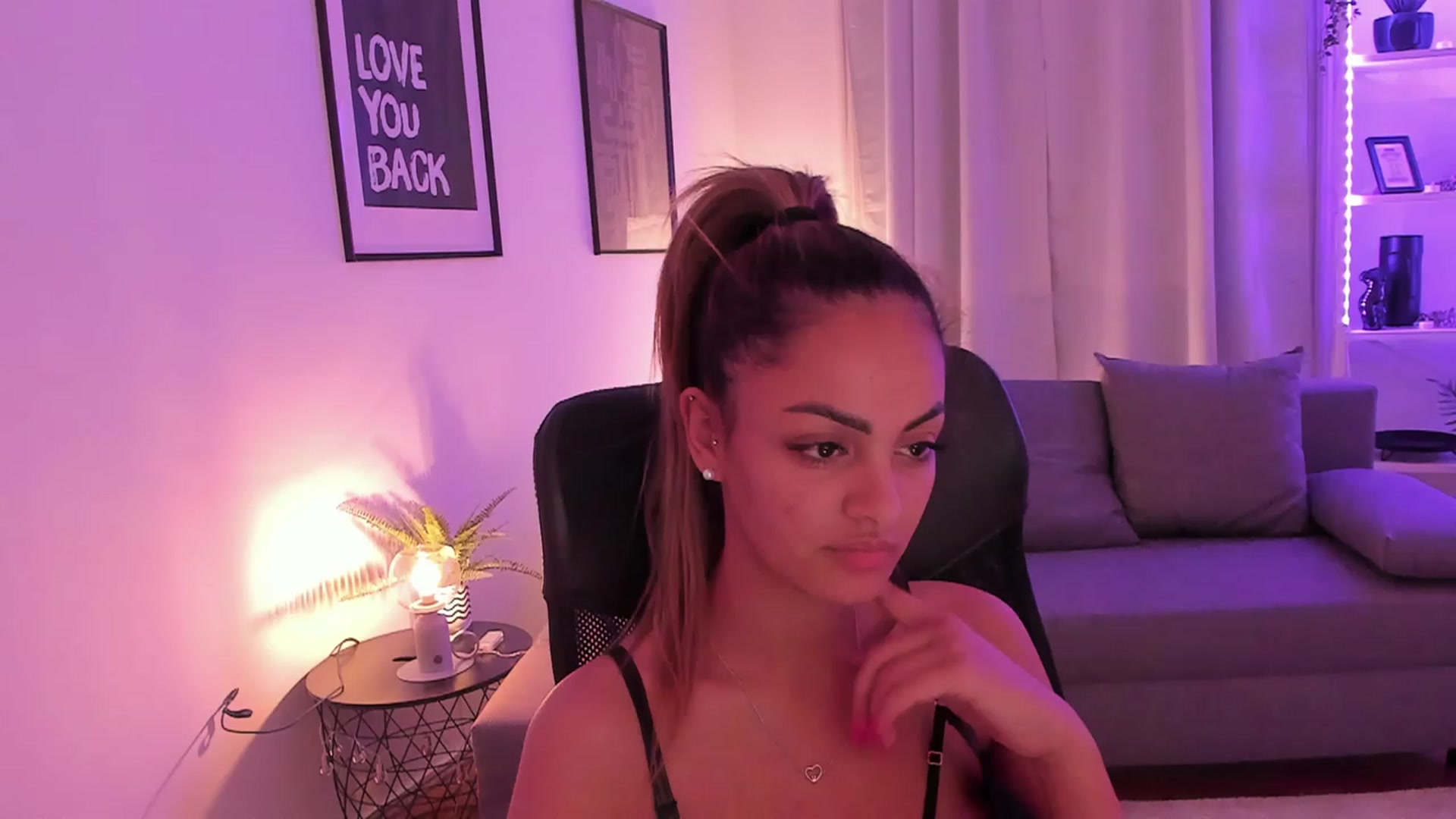 Gallery image thumbnail from Aisha_dream's myfreecams stream on, 10/08/2023, 23:45 image 4 of 20