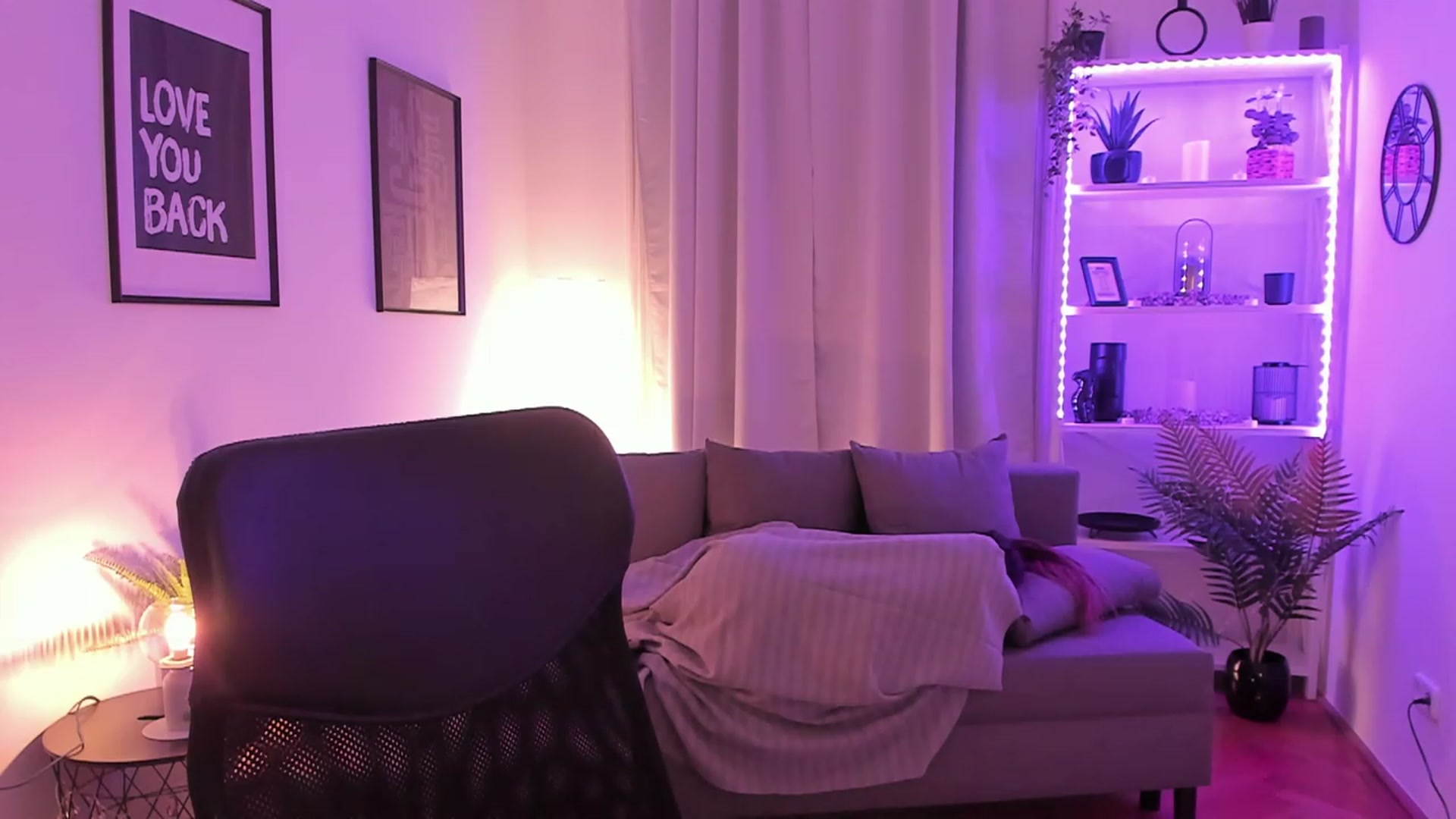 Gallery image thumbnail from Aisha_dream's myfreecams stream on, 10/08/2023, 23:45 image 20 of 20