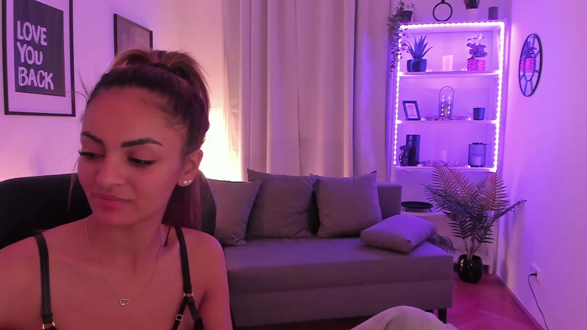 Gallery image thumbnail from Aisha_dream's myfreecams stream on, 10/09/2023, 24:38 image 8 of 20