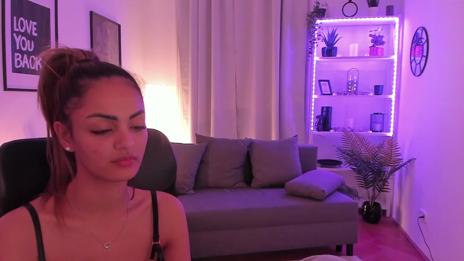 Gallery image thumbnail from Aisha_dream's myfreecams stream on, 10/09/2023, 24:38 image 13 of 20