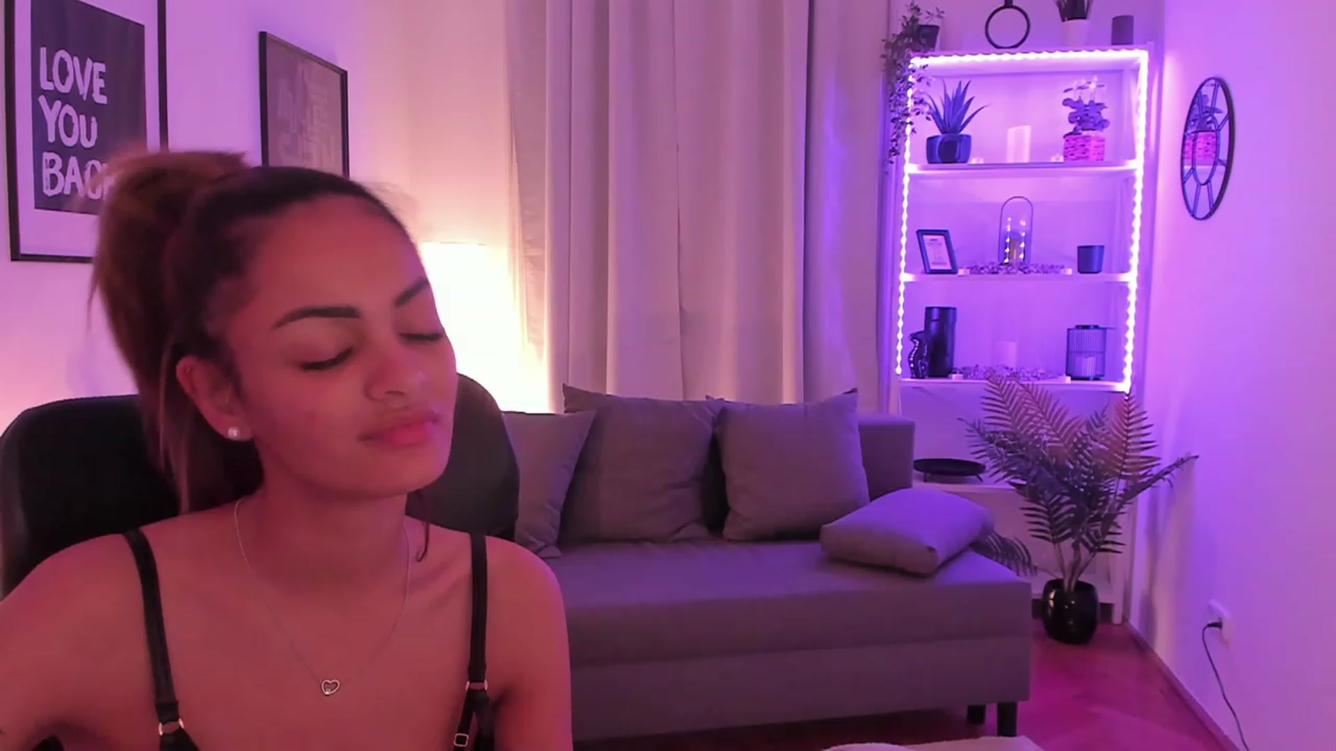 Gallery image thumbnail from Aisha_dream's myfreecams stream on, 10/09/2023, 24:38 image 12 of 20