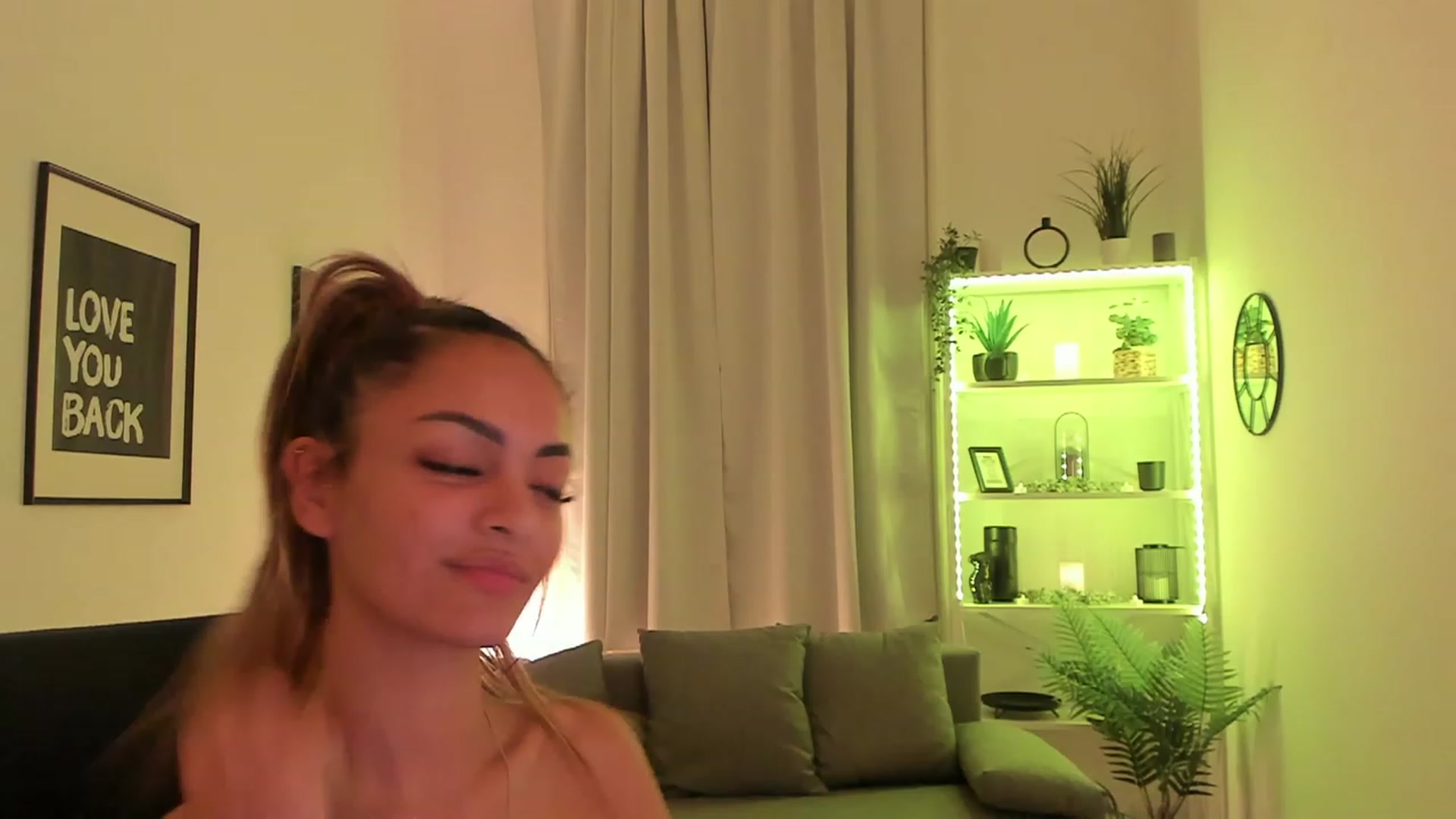 Gallery image thumbnail from Aisha_dream's myfreecams stream on, 10/09/2023, 20:08 image 20 of 20