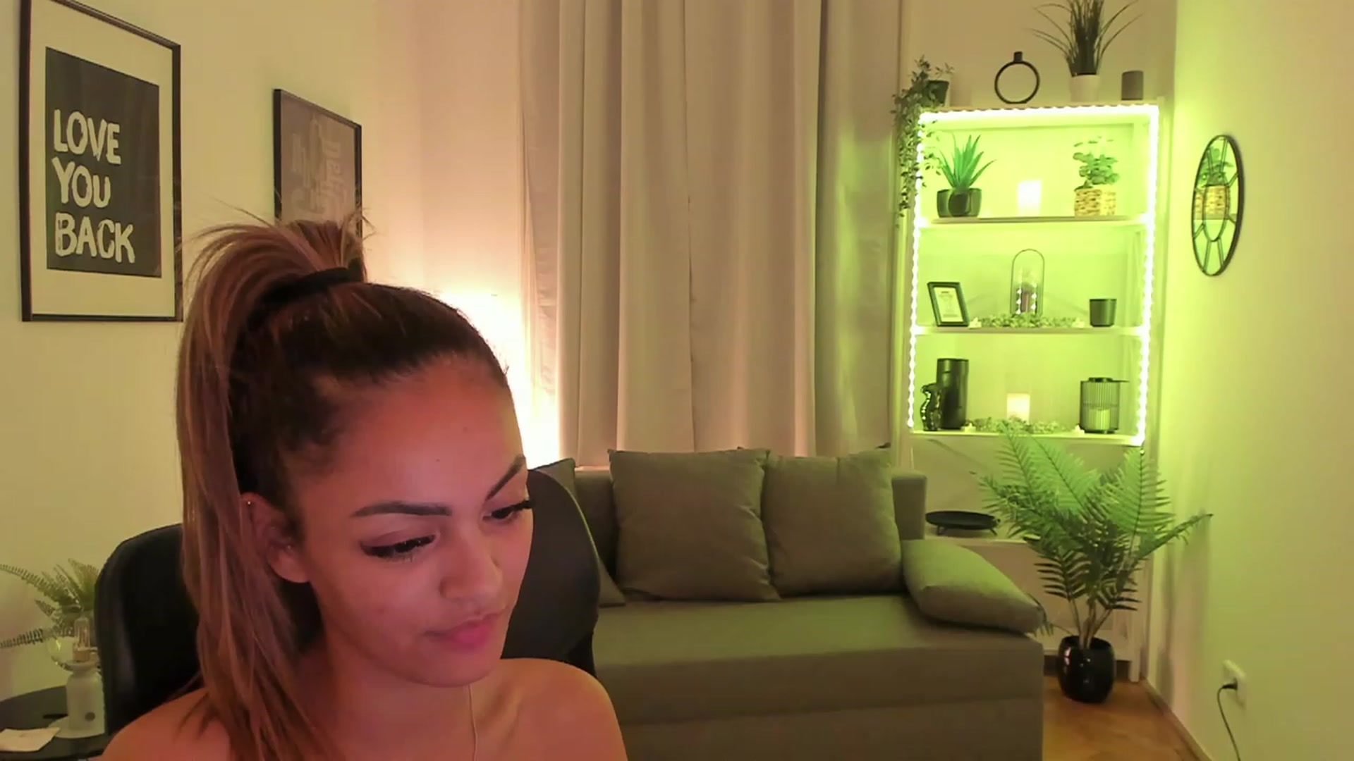 Gallery image thumbnail from Aisha_dream's myfreecams stream on, 10/09/2023, 21:07 image 13 of 20