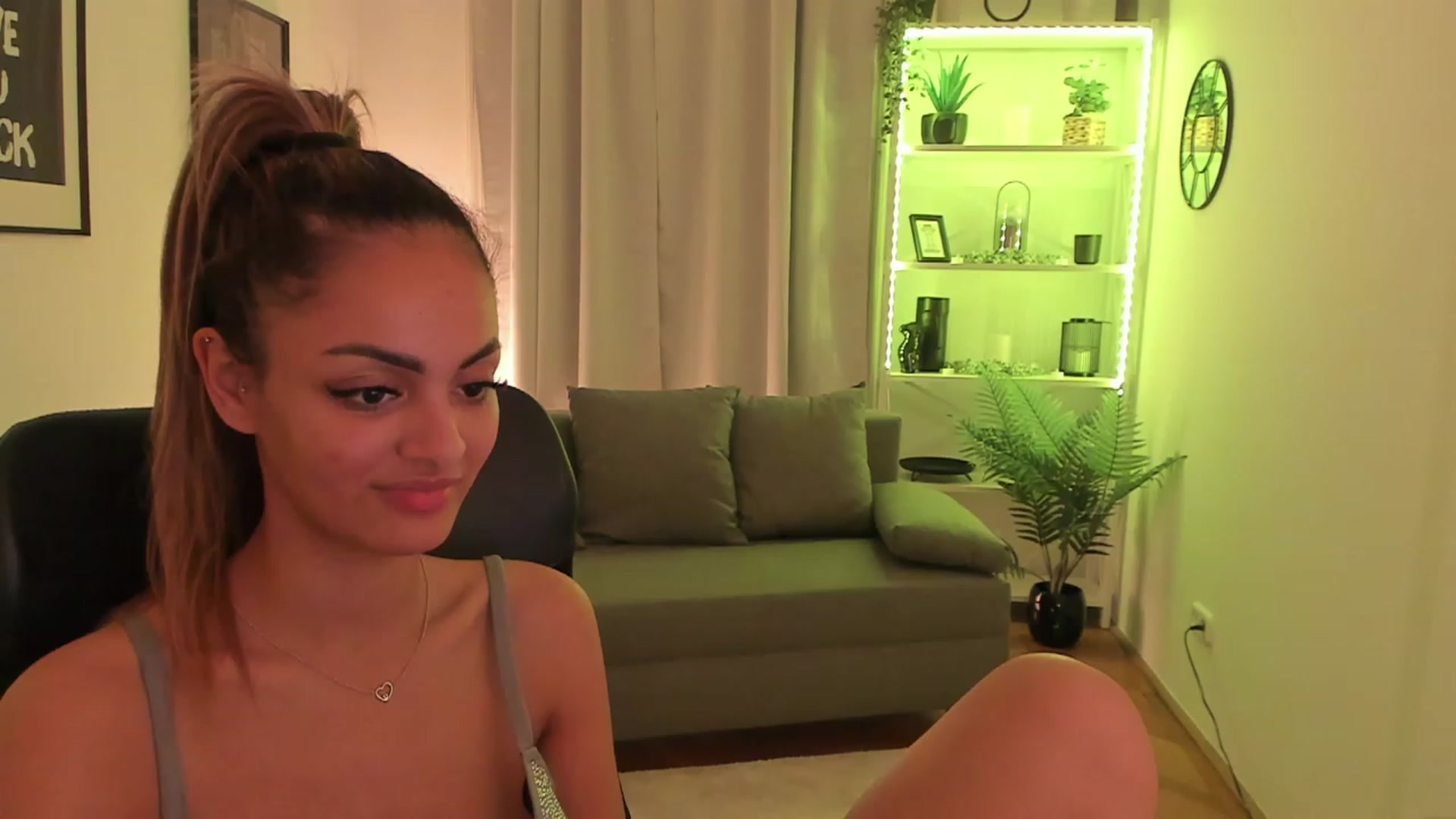 Gallery image thumbnail from Aisha_dream's myfreecams stream on, 10/09/2023, 23:05 image 20 of 20
