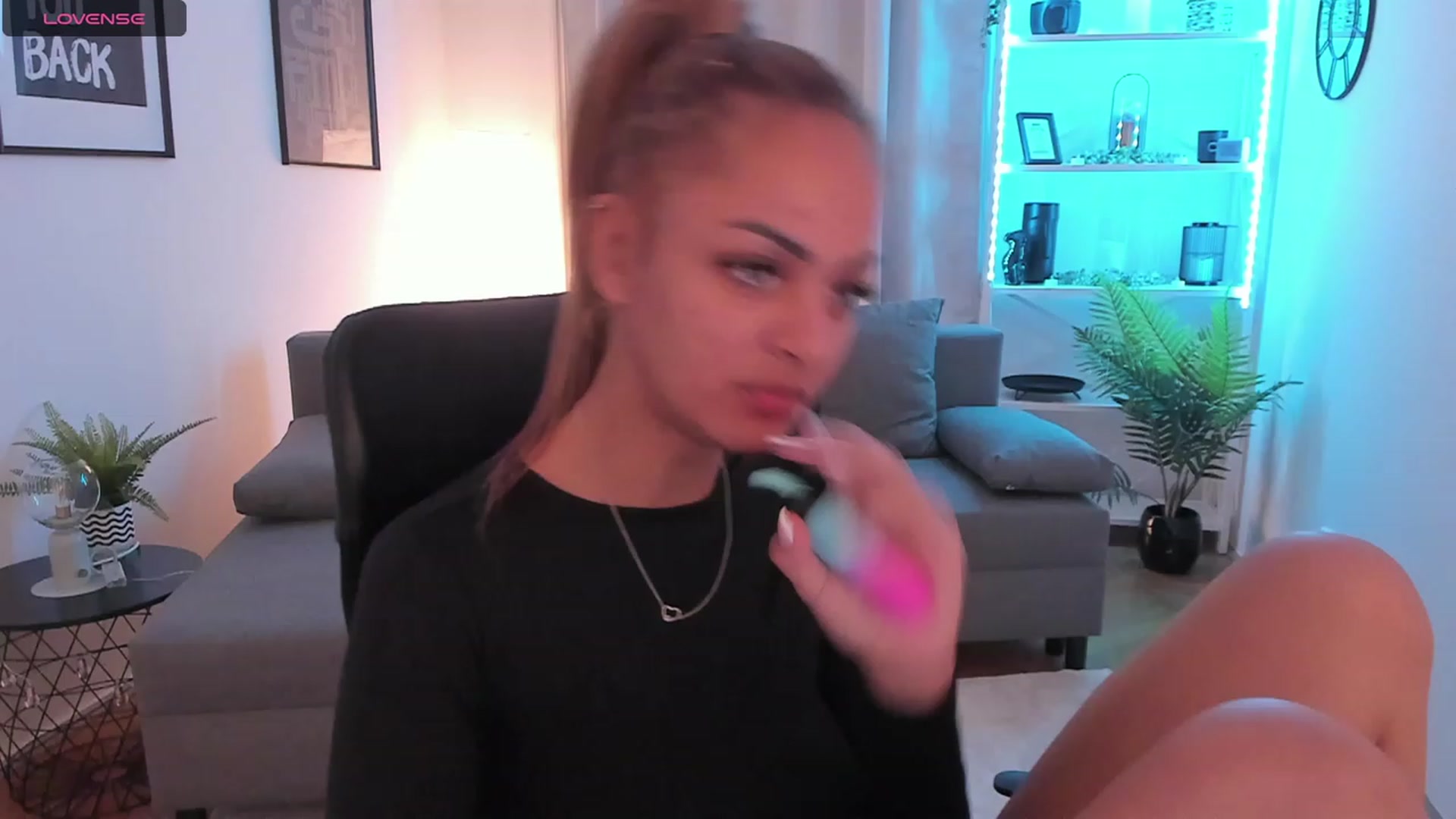 Gallery image thumbnail from Aisha_dream's myfreecams stream on, 10/20/2023, 13:48 image 9 of 20