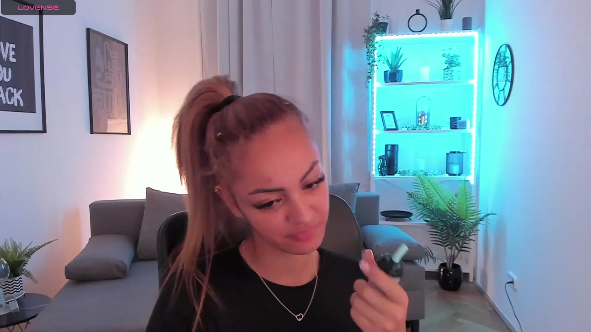 Gallery image thumbnail from Aisha_dream's myfreecams stream on, 10/20/2023, 15:28 image 7 of 20