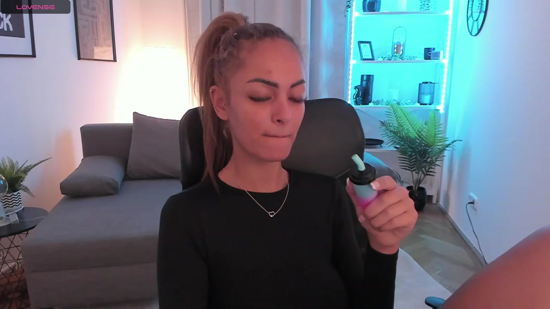 Gallery image thumbnail from Aisha_dream's myfreecams stream on, 10/20/2023, 15:28 image 2 of 20