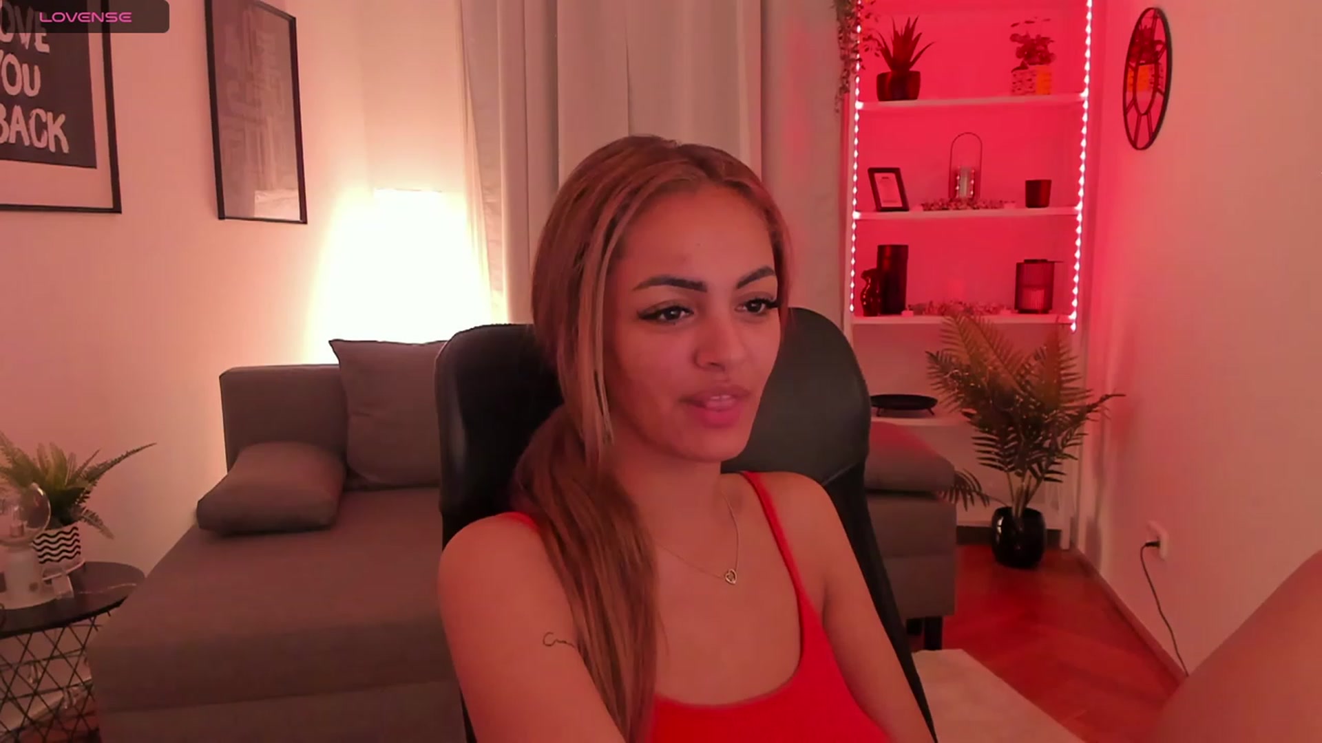 Gallery image thumbnail from Aisha_dream's myfreecams stream on, 10/22/2023, 17:03 image 8 of 20