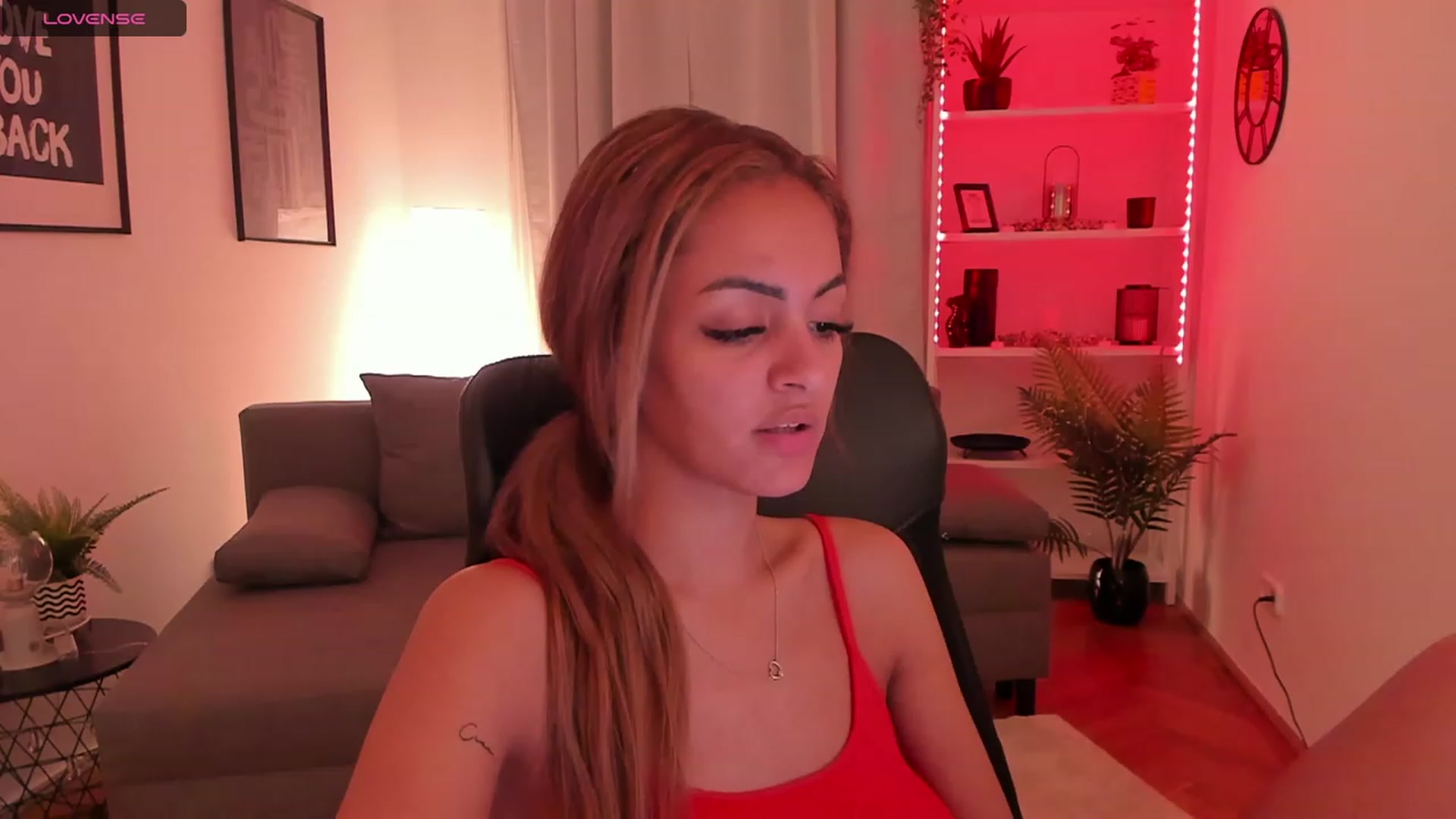 Gallery image thumbnail from Aisha_dream's myfreecams stream on, 10/22/2023, 17:03 image 7 of 20