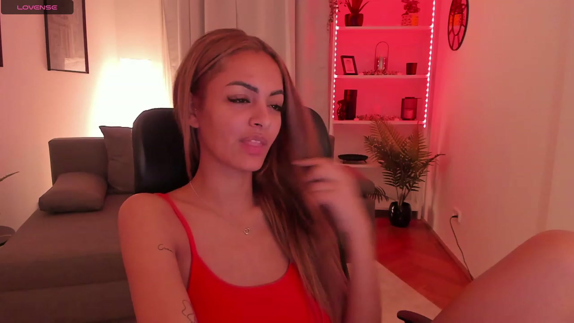 Gallery image thumbnail from Aisha_dream's myfreecams stream on, 10/22/2023, 17:03 image 17 of 20