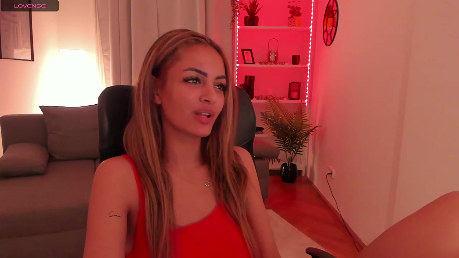 Gallery image thumbnail from Aisha_dream's myfreecams stream on, 10/22/2023, 18:25 image 14 of 20