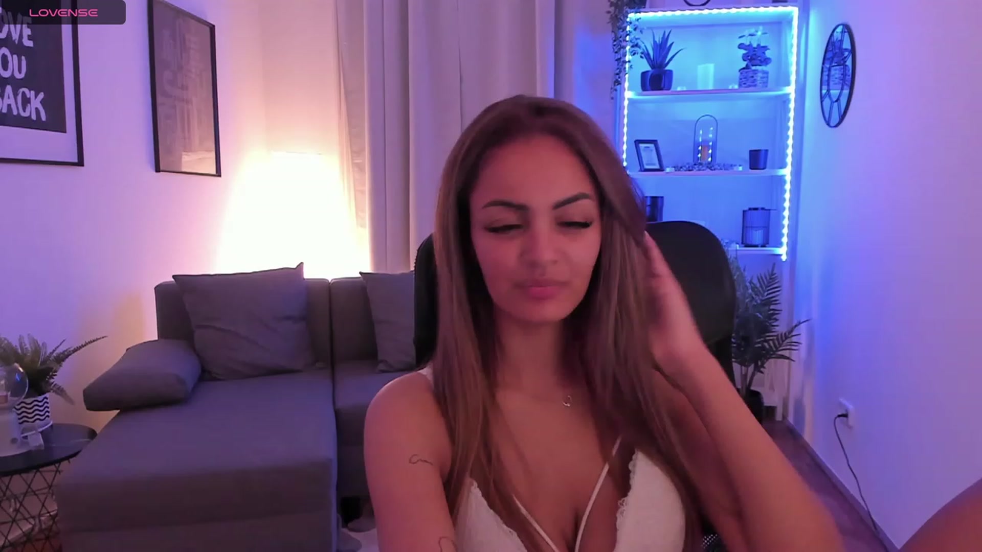 Gallery image thumbnail from Aisha_dream's myfreecams stream on, 10/26/2023, 20:14 image 6 of 20