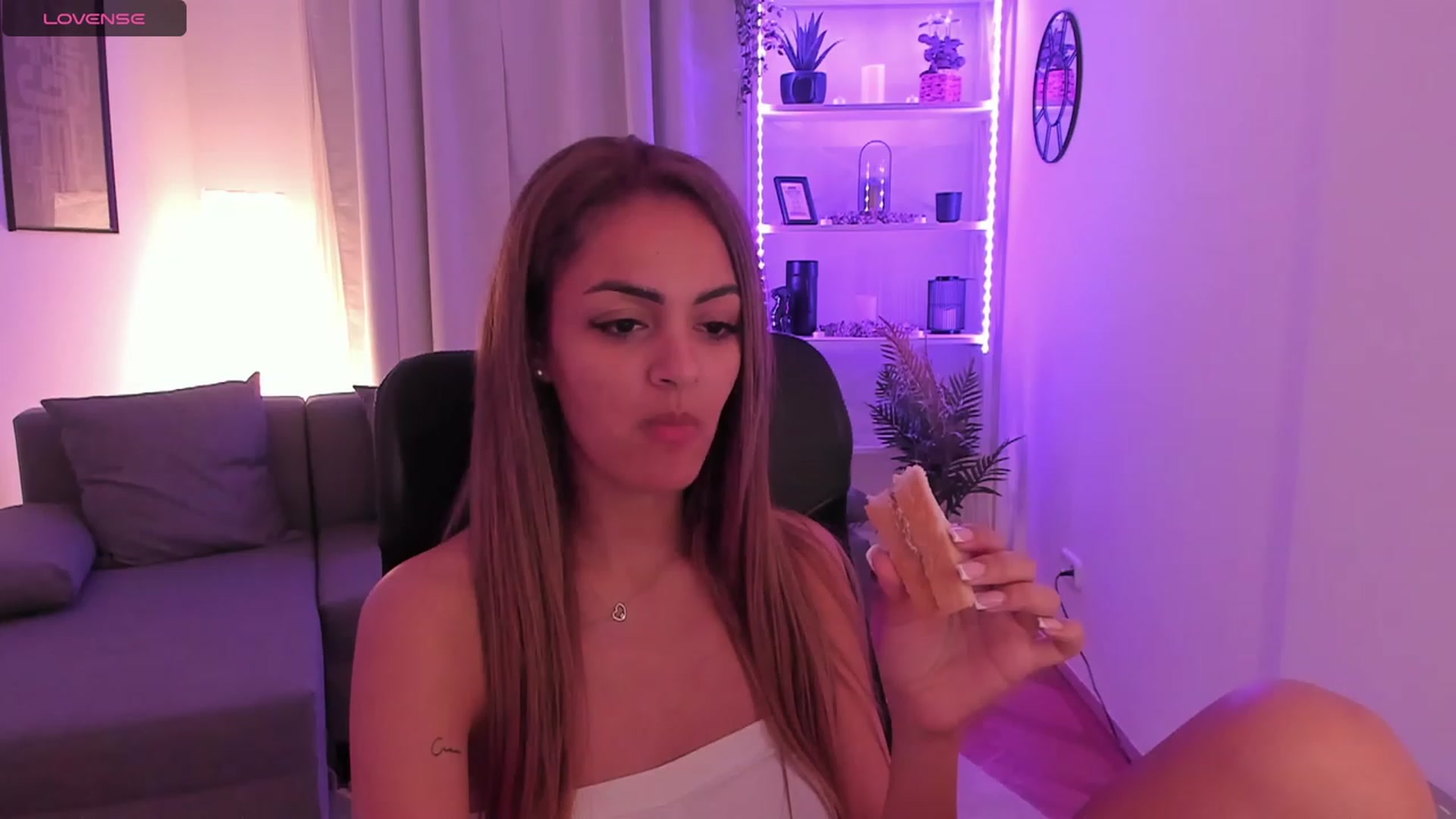 Gallery image thumbnail from Aisha_dream's myfreecams stream on, 10/29/2023, 22:54 image 8 of 20