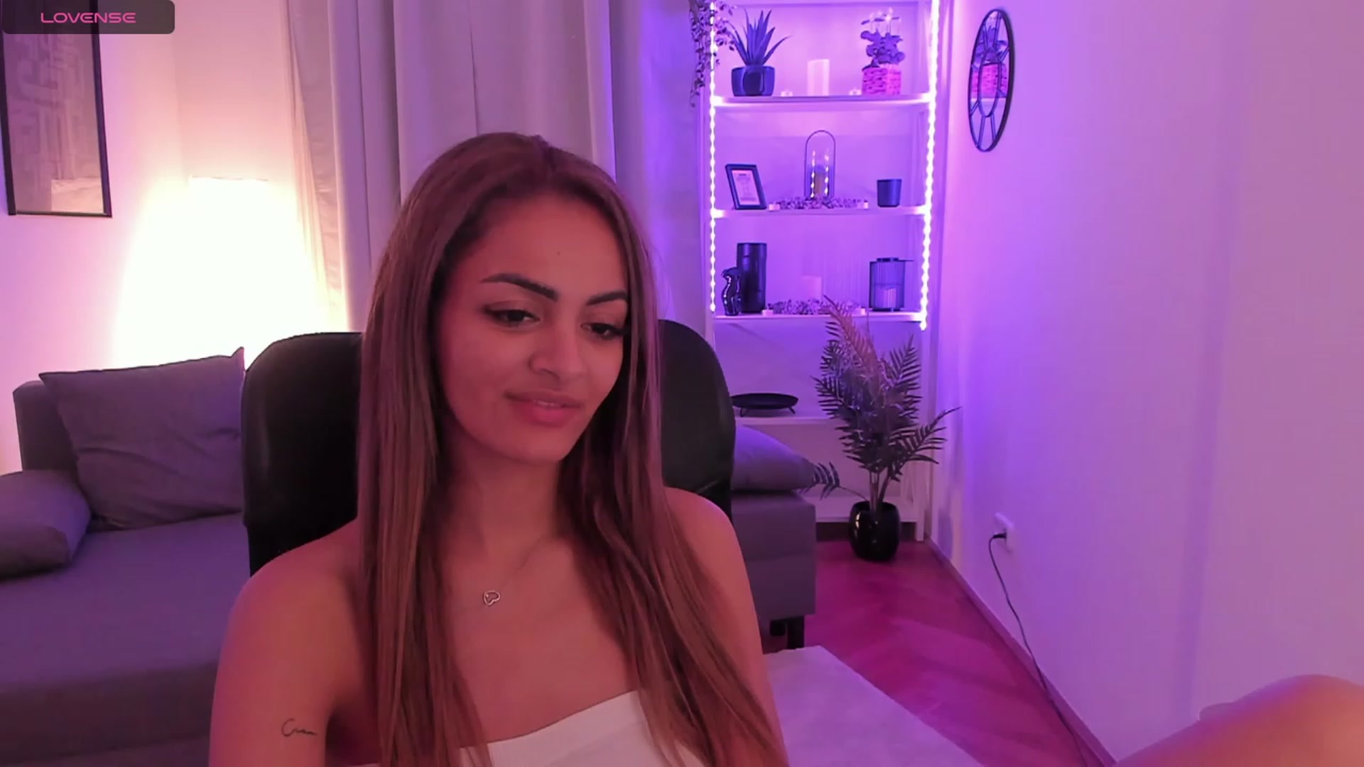 Gallery image thumbnail from Aisha_dream's myfreecams stream on, 10/29/2023, 22:54 image 4 of 20