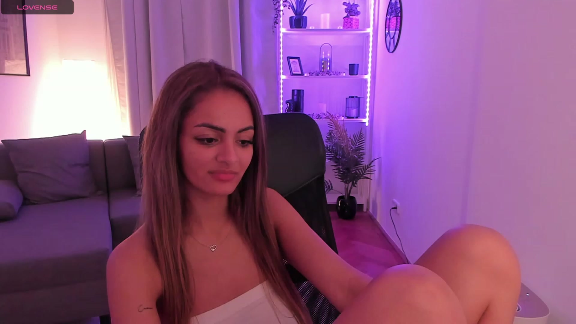 Gallery image thumbnail from Aisha_dream's myfreecams stream on, 10/29/2023, 23:38 image 9 of 20