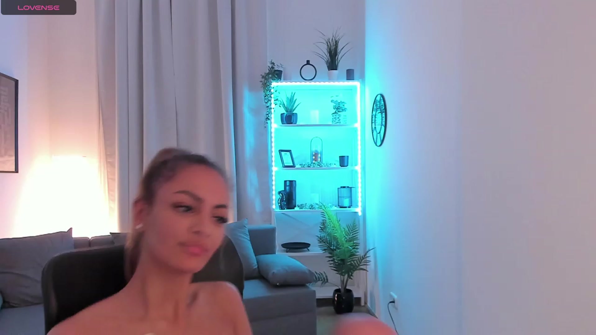 Gallery image thumbnail from Aisha_dream's myfreecams stream on, 11/02/2023, 17:02 image 13 of 20