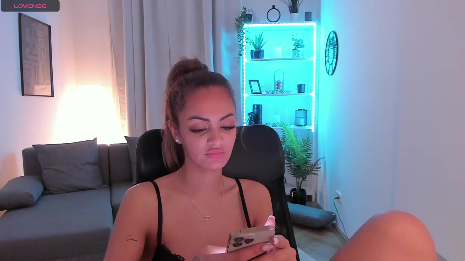 Gallery image thumbnail from Aisha_dream's myfreecams stream on, 11/02/2023, 19:46 image 2 of 20