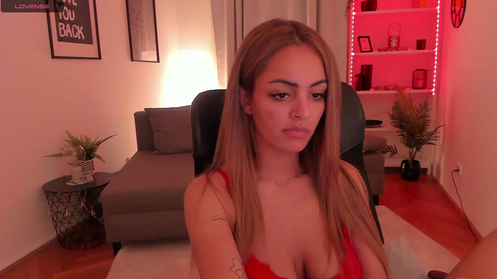 Gallery image thumbnail from Aisha_dream's myfreecams stream on, 11/06/2023, 17:20 image 2 of 20