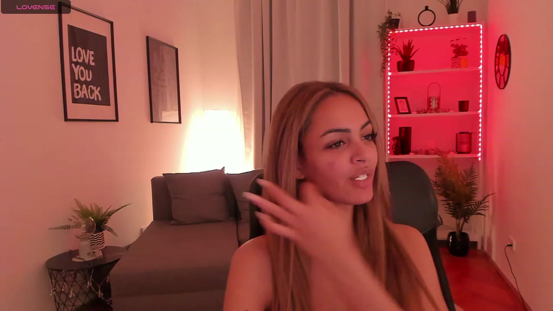 Gallery image thumbnail from Aisha_dream's myfreecams stream on, 11/06/2023, 17:20 image 13 of 20