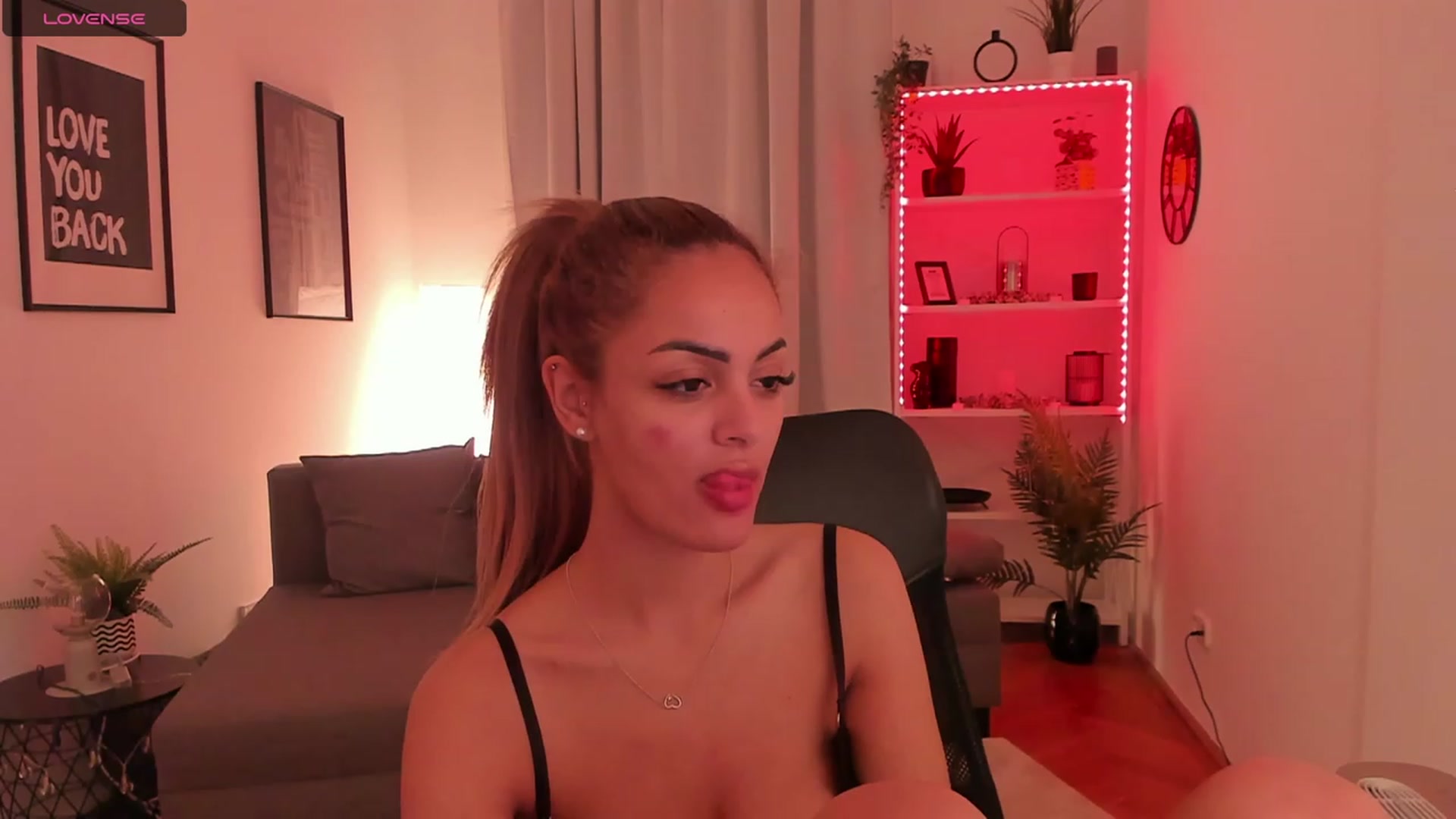 Gallery image thumbnail from Aisha_dream's myfreecams stream on, 11/08/2023, 18:35 image 9 of 20