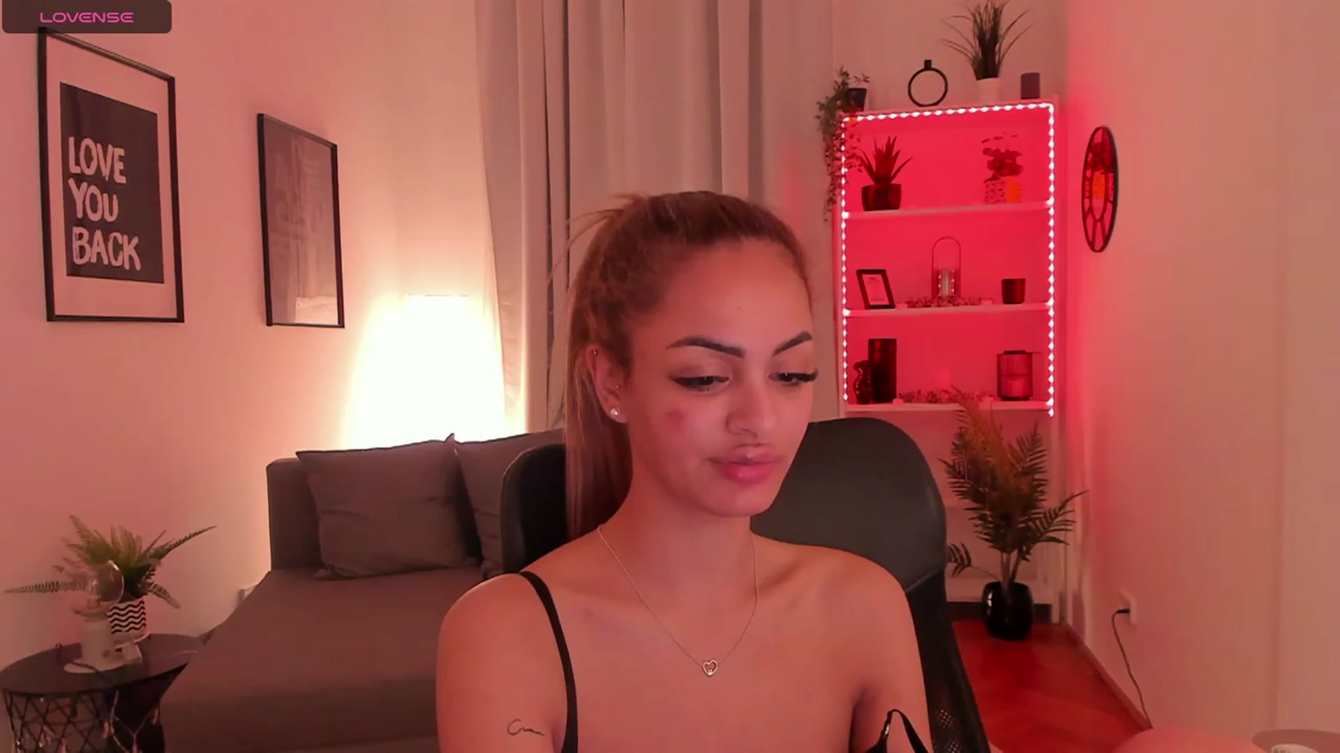 Gallery image thumbnail from Aisha_dream's myfreecams stream on, 11/08/2023, 19:10 image 11 of 20