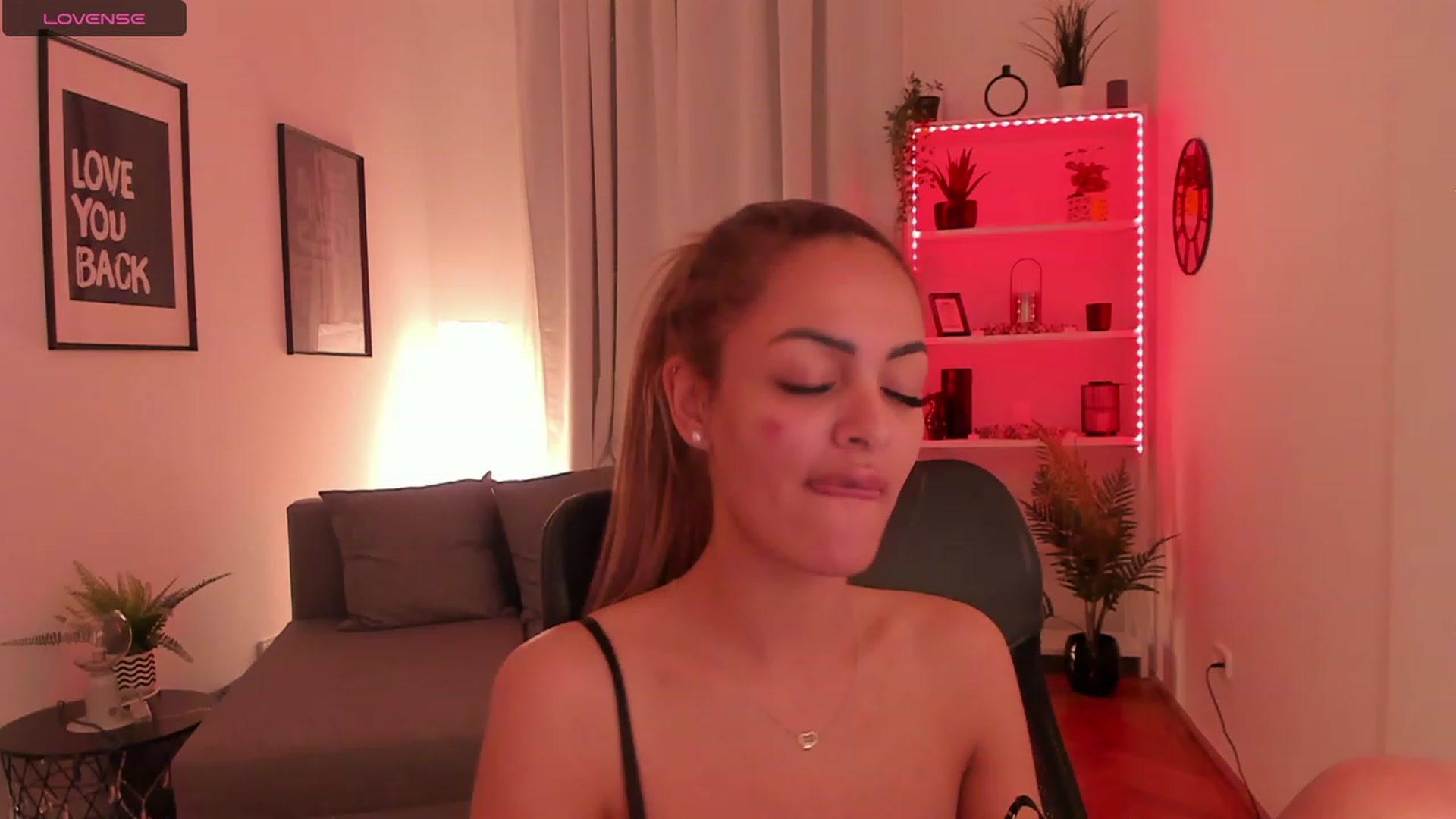 Gallery image thumbnail from Aisha_dream's myfreecams stream on, 11/08/2023, 19:10 image 16 of 20