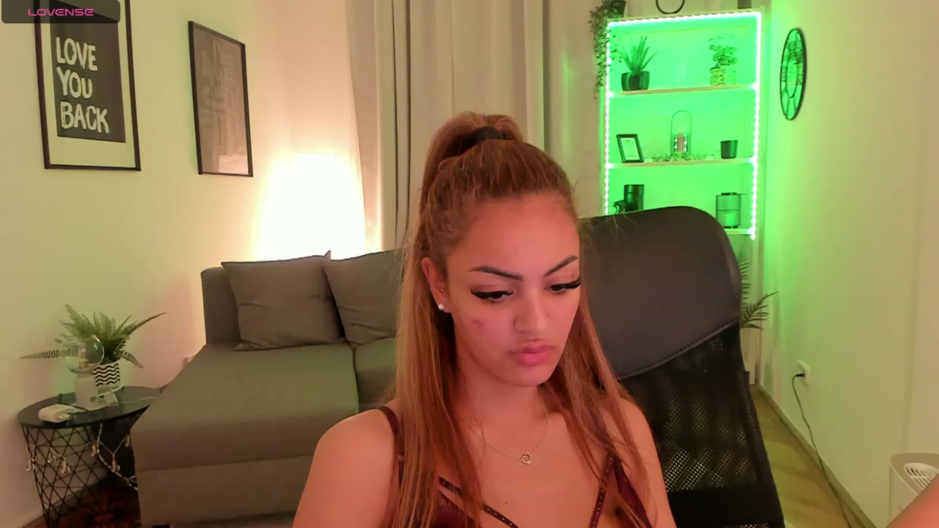 Gallery image thumbnail from Aisha_dream's myfreecams stream on, 11/10/2023, 17:23 image 14 of 20