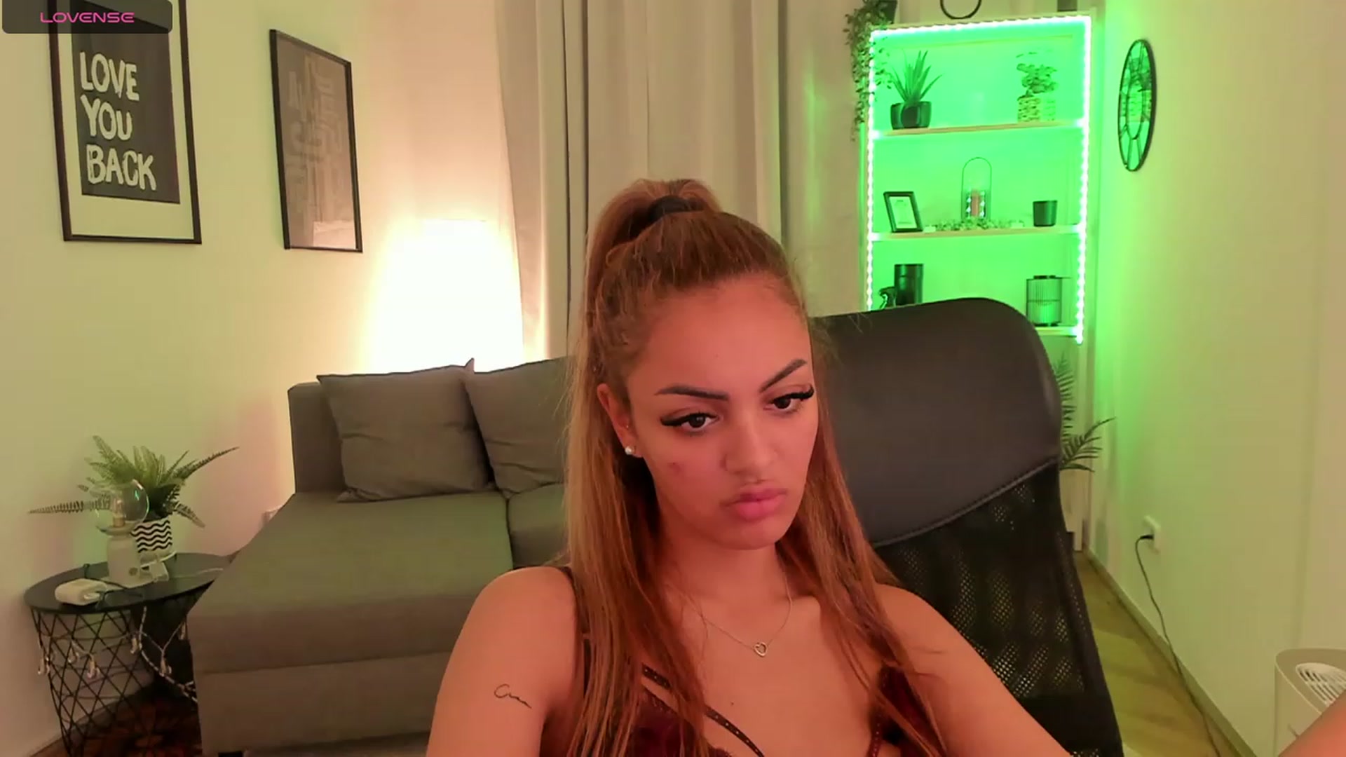 Gallery image thumbnail from Aisha_dream's myfreecams stream on, 11/10/2023, 17:23 image 17 of 20