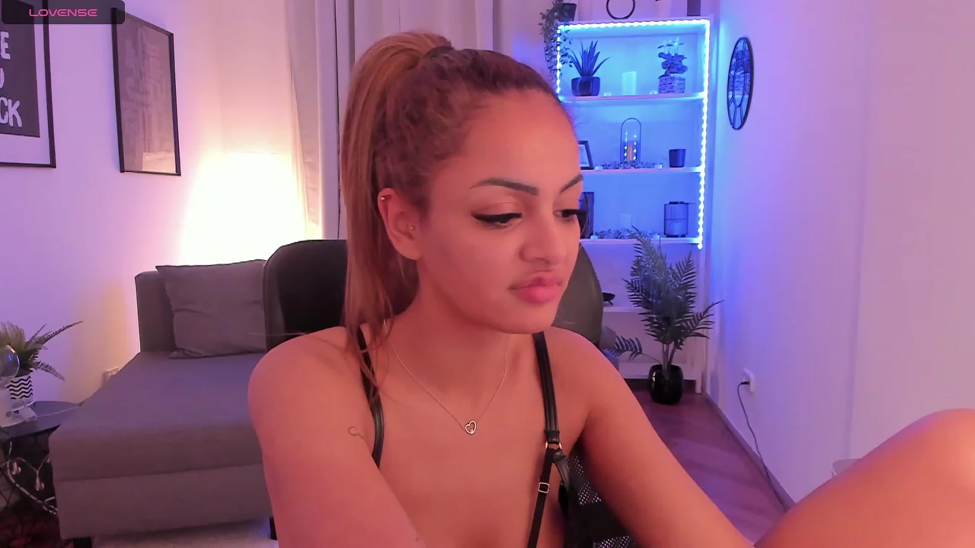 Gallery image thumbnail from Aisha_dream's myfreecams stream on, 11/14/2023, 01:06 image 19 of 20