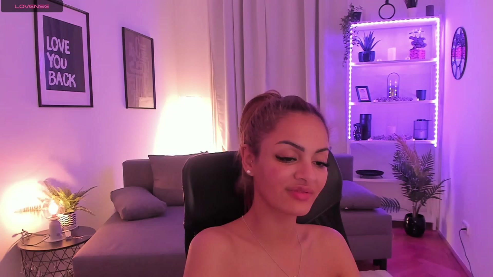 Gallery image thumbnail from Aisha_dream's myfreecams stream on, 11/17/2023, 24:41 image 9 of 20