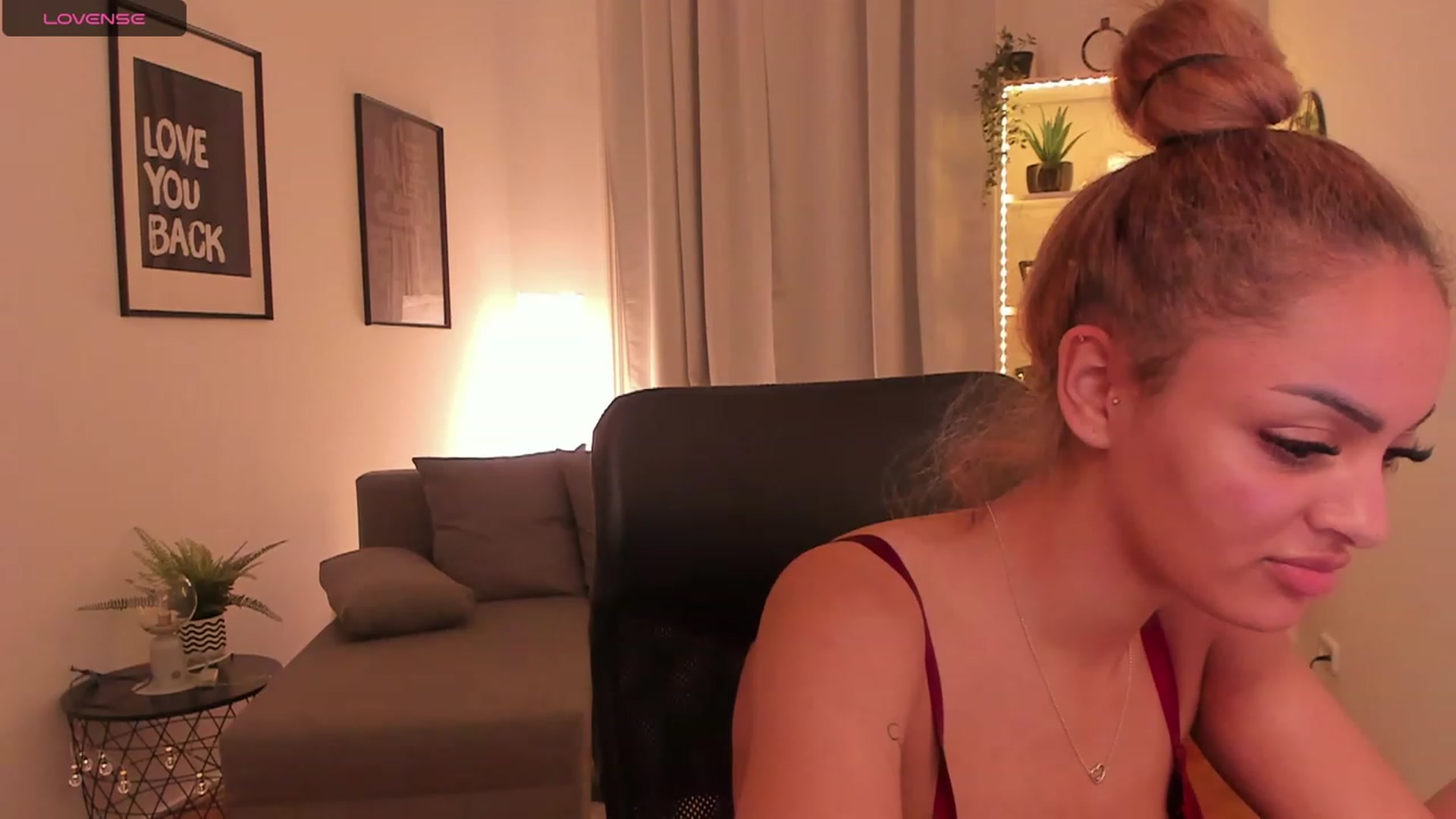 Gallery image thumbnail from Aisha_dream's myfreecams stream on, 11/17/2023, 19:28 image 15 of 20