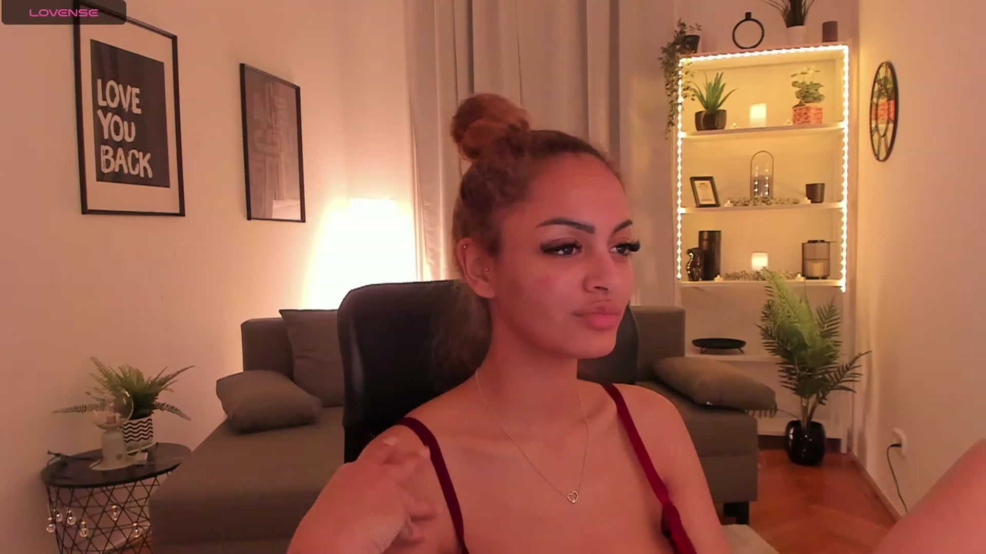 Gallery image thumbnail from Aisha_dream's myfreecams stream on, 11/17/2023, 19:28 image 14 of 20