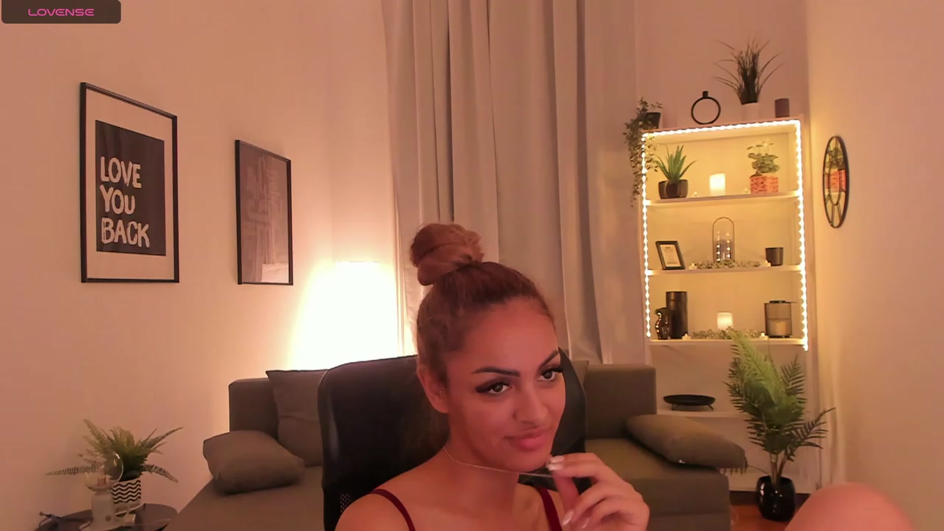Gallery image thumbnail from Aisha_dream's myfreecams stream on, 11/17/2023, 19:28 image 8 of 20
