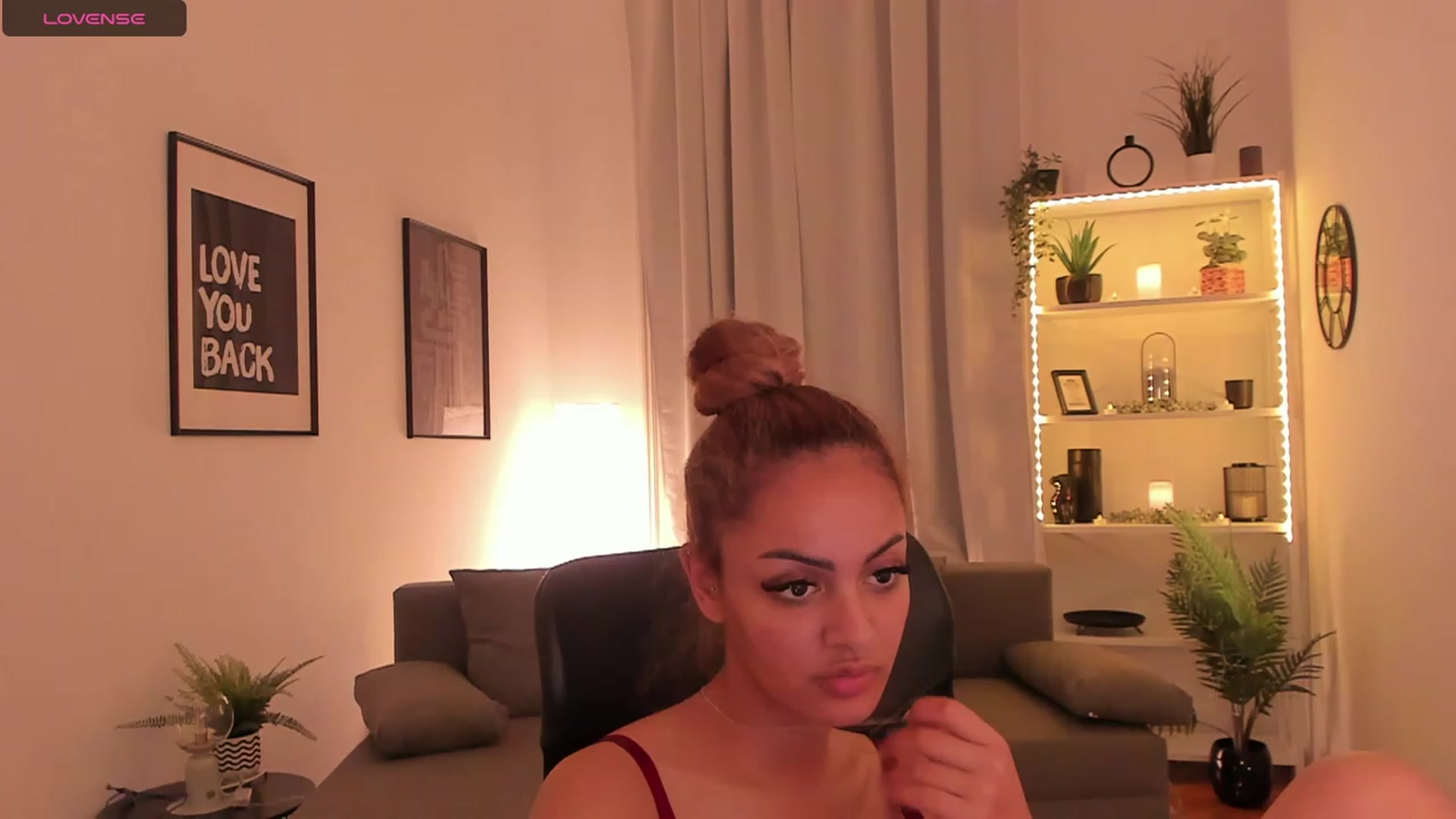 Gallery image thumbnail from Aisha_dream's myfreecams stream on, 11/17/2023, 19:28 image 3 of 20