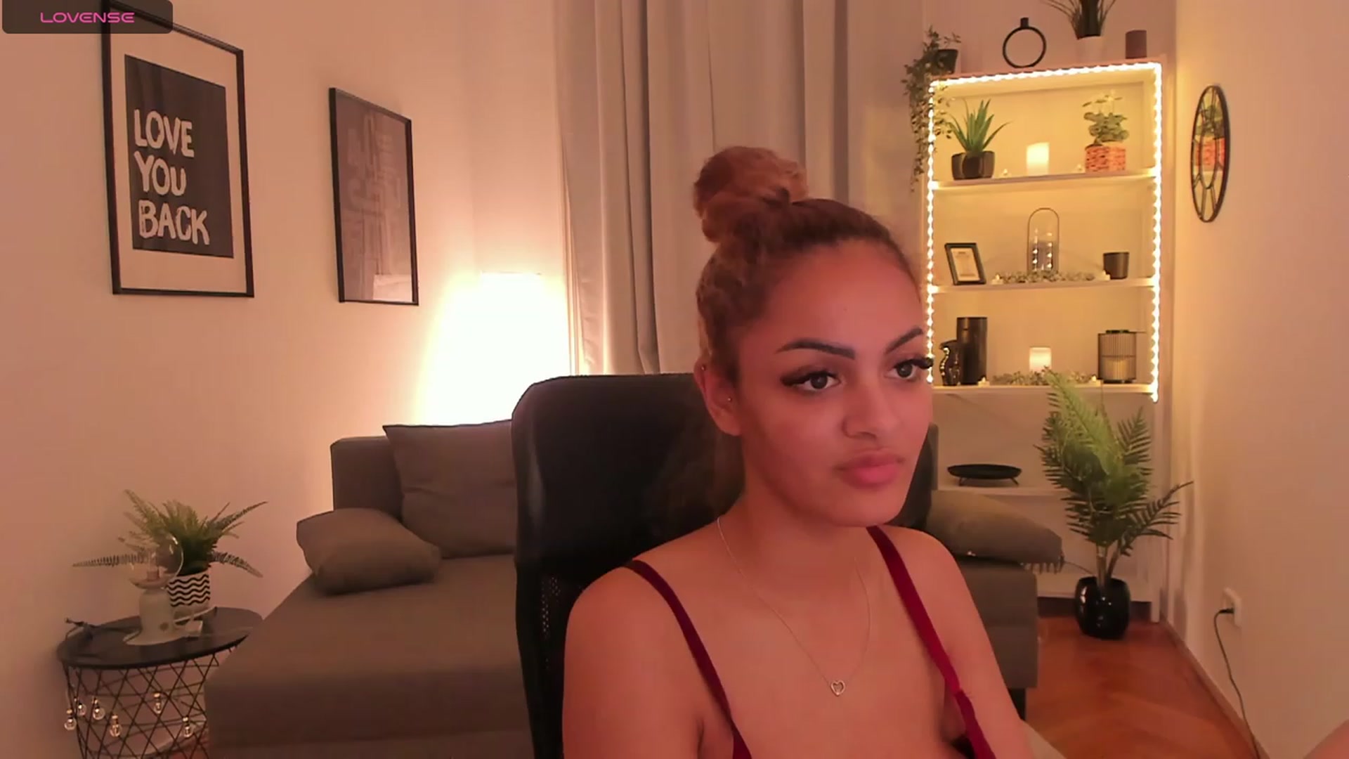 Gallery image thumbnail from Aisha_dream's myfreecams stream on, 11/17/2023, 19:28 image 17 of 20