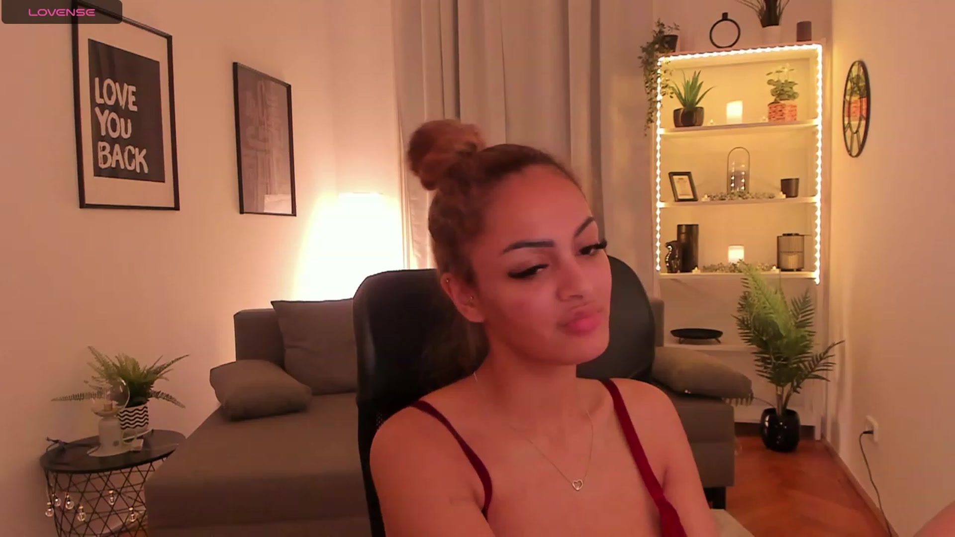 Gallery image thumbnail from Aisha_dream's myfreecams stream on, 11/17/2023, 19:28 image 16 of 20