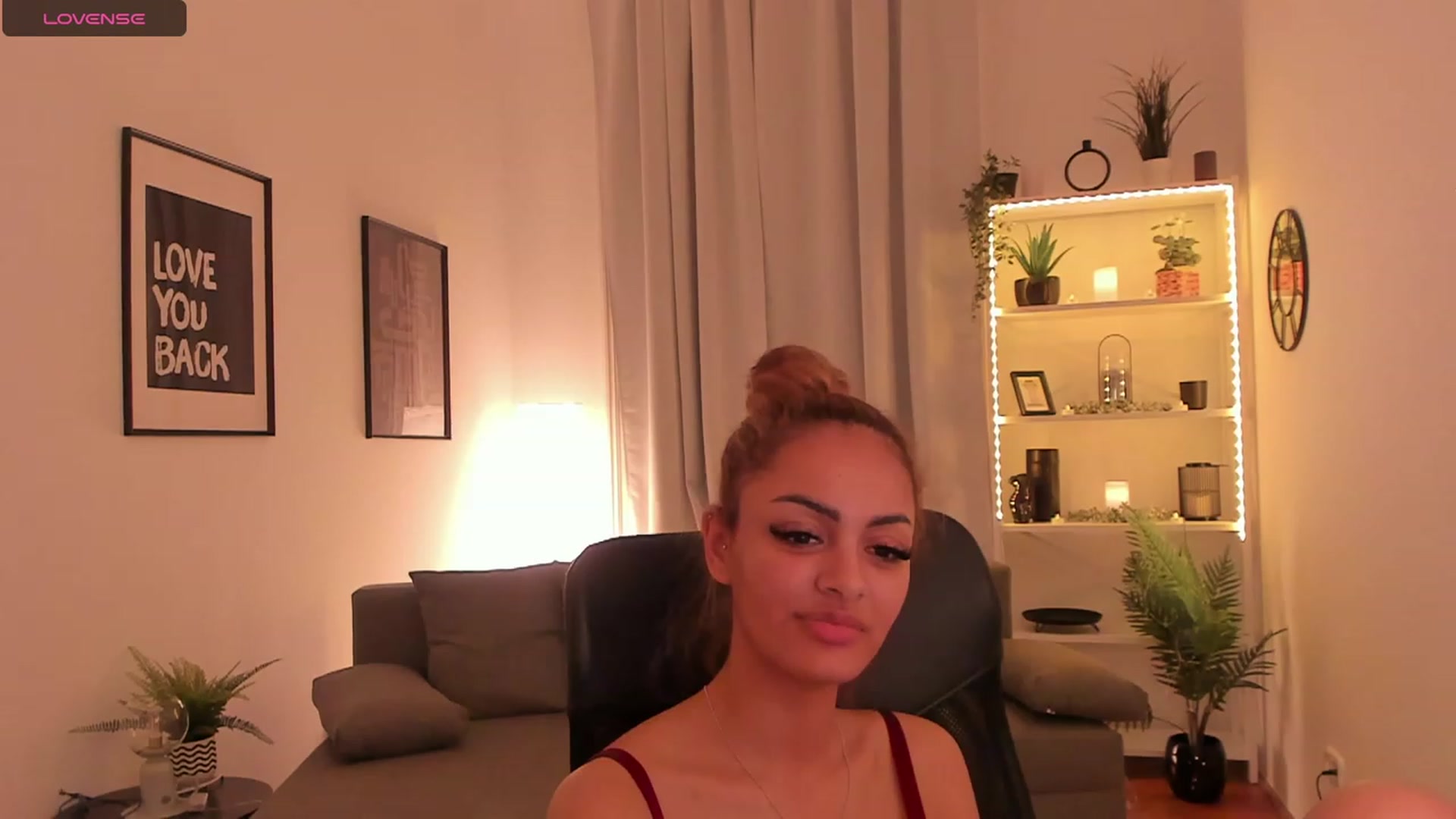 Gallery image thumbnail from Aisha_dream's myfreecams stream on, 11/17/2023, 19:28 image 7 of 20