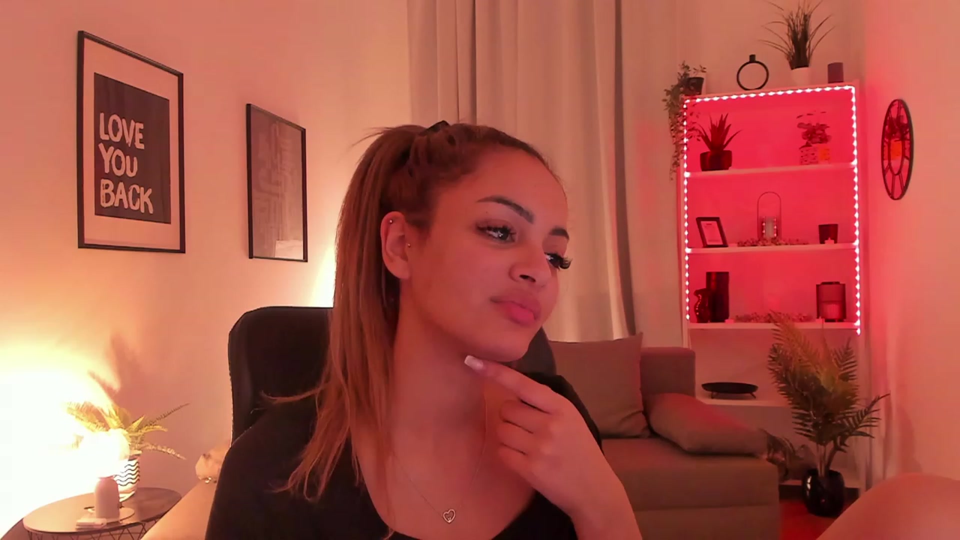 Gallery image thumbnail from Aisha_dream's myfreecams stream on, 12/06/2023, 16:49 image 15 of 20