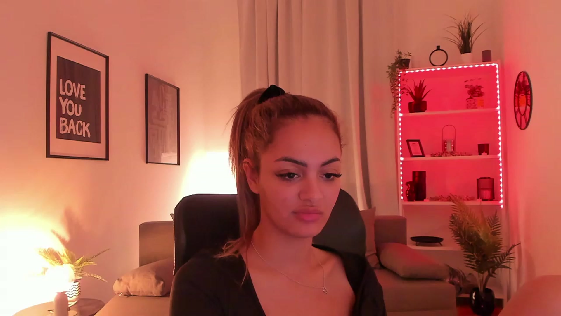 Gallery image thumbnail from Aisha_dream's myfreecams stream on, 12/06/2023, 16:49 image 18 of 20