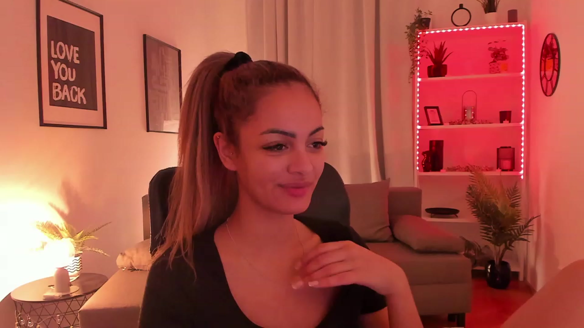 Gallery image thumbnail from Aisha_dream's myfreecams stream on, 12/06/2023, 16:49 image 4 of 20