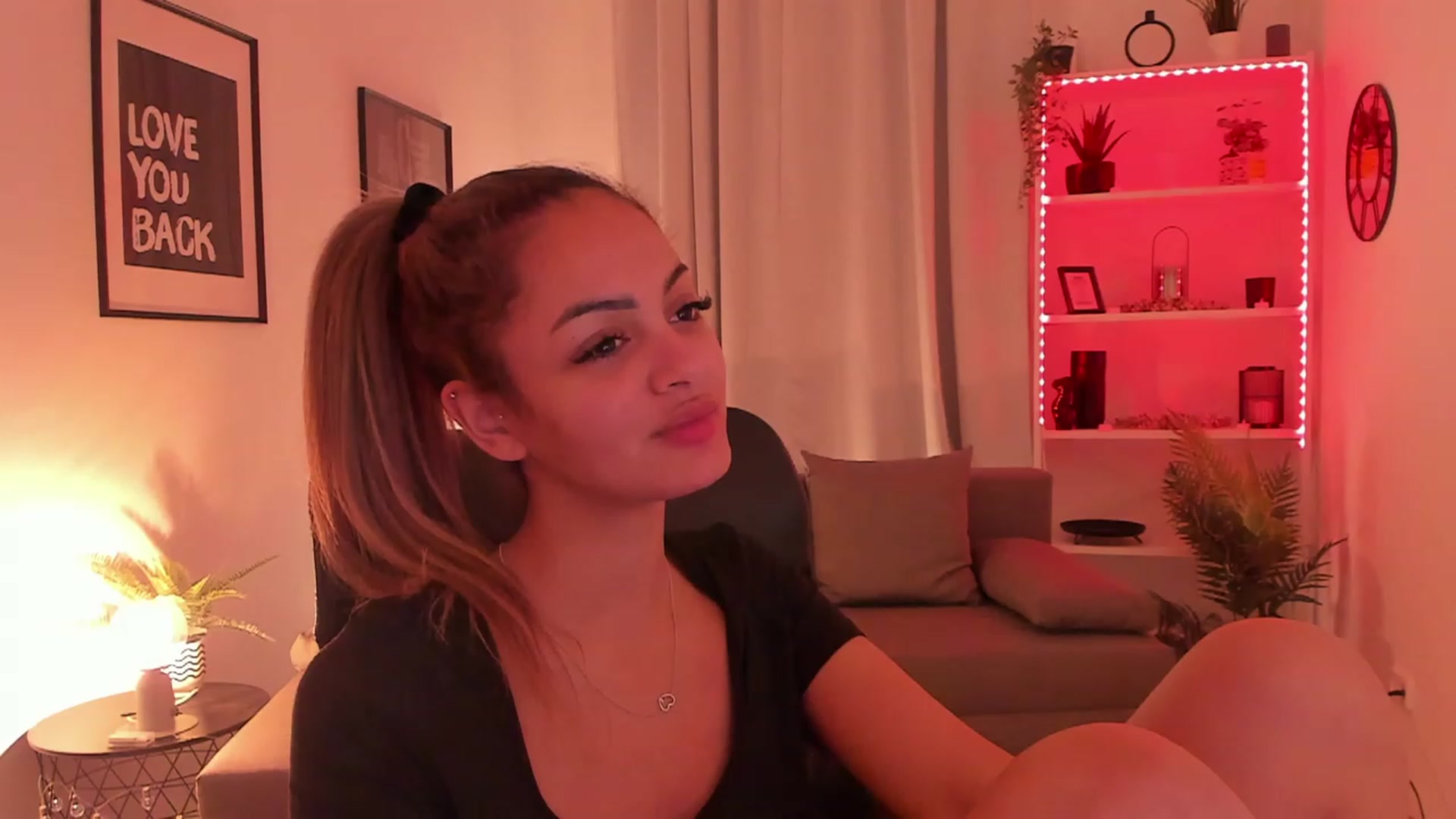 Gallery image thumbnail from Aisha_dream's myfreecams stream on, 12/06/2023, 16:49 image 6 of 20