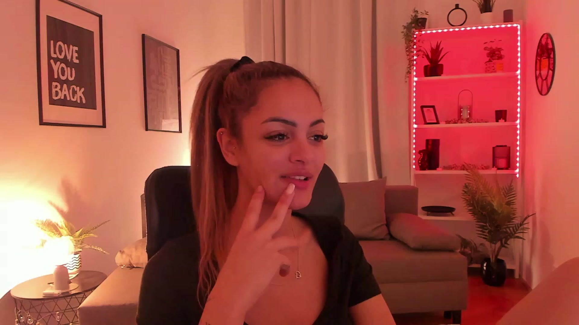 Gallery image thumbnail from Aisha_dream's myfreecams stream on, 12/06/2023, 16:49 image 3 of 20