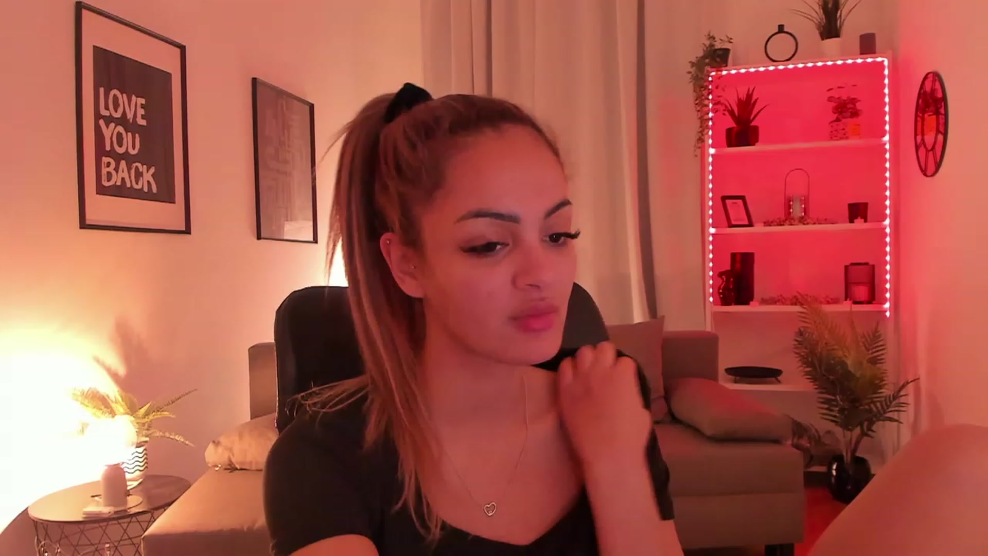 Gallery image thumbnail from Aisha_dream's myfreecams stream on, 12/06/2023, 16:49 image 13 of 20