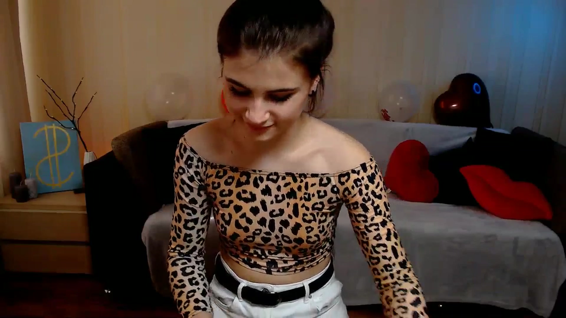 Gallery image thumbnail from Aiza_Belle's myfreecams stream on, 02/27/2024, 14:35 image 4 of 20