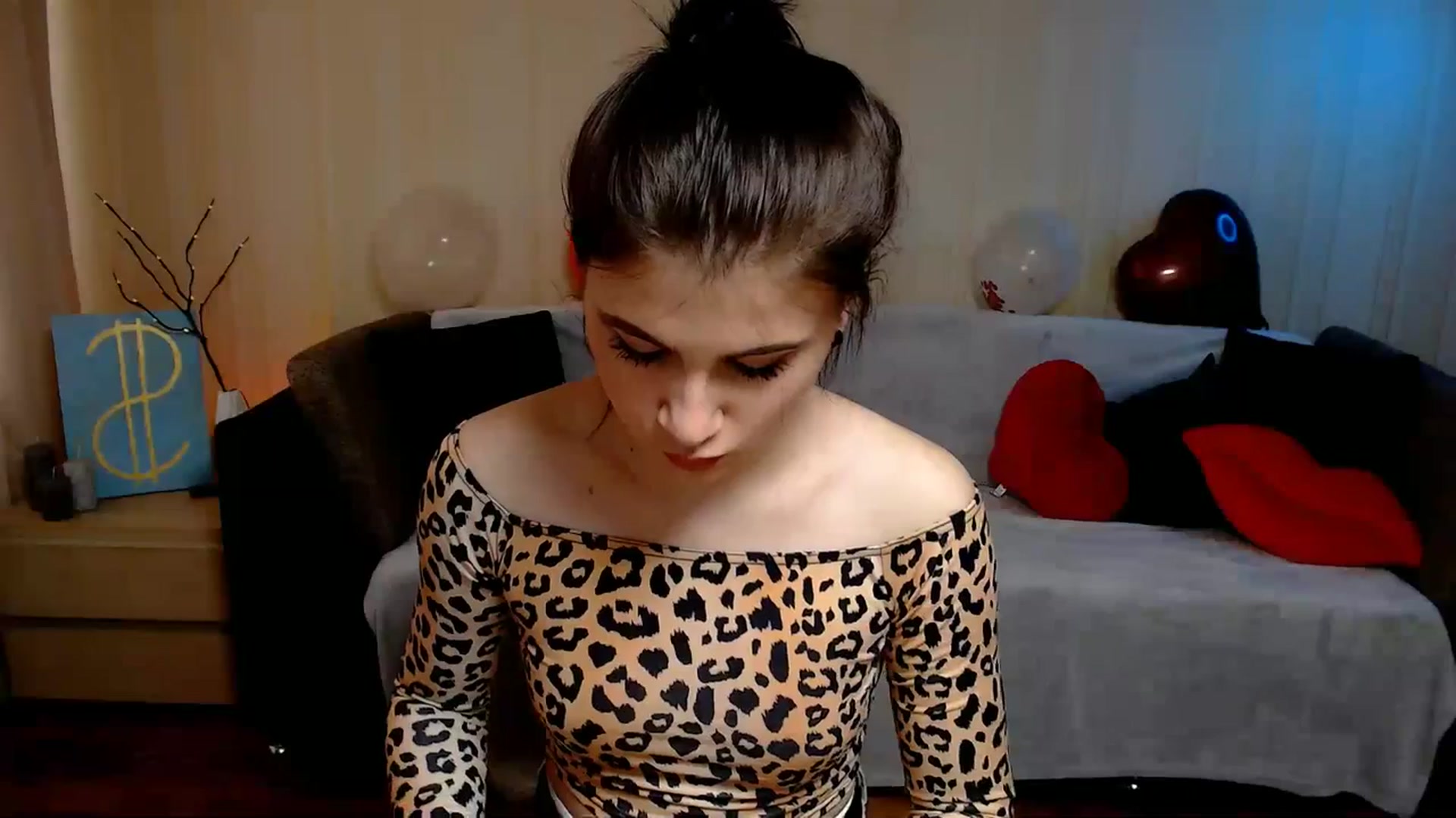 Gallery image thumbnail from Aiza_Belle's myfreecams stream on, 02/27/2024, 14:35 image 16 of 20