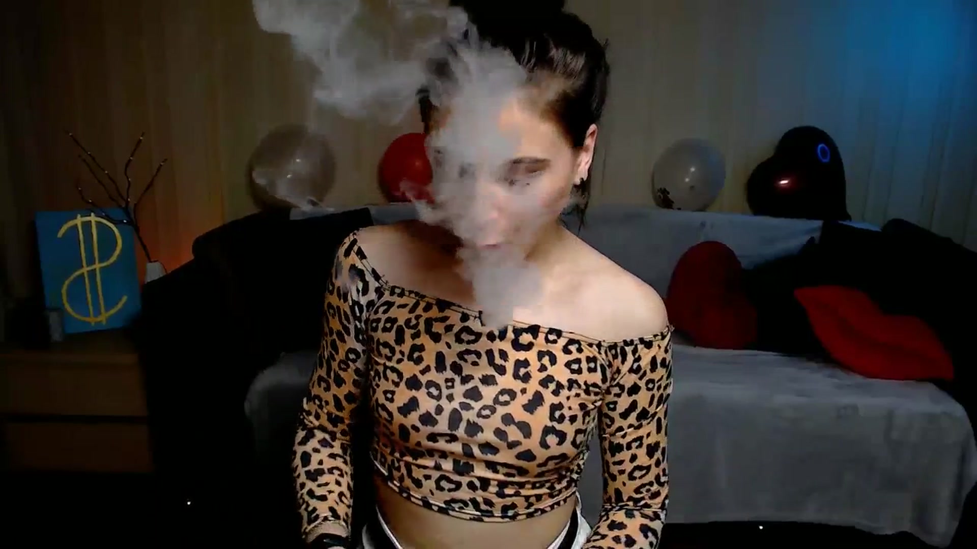 Gallery image thumbnail from Aiza_Belle's myfreecams stream on, 02/27/2024, 15:46 image 14 of 20