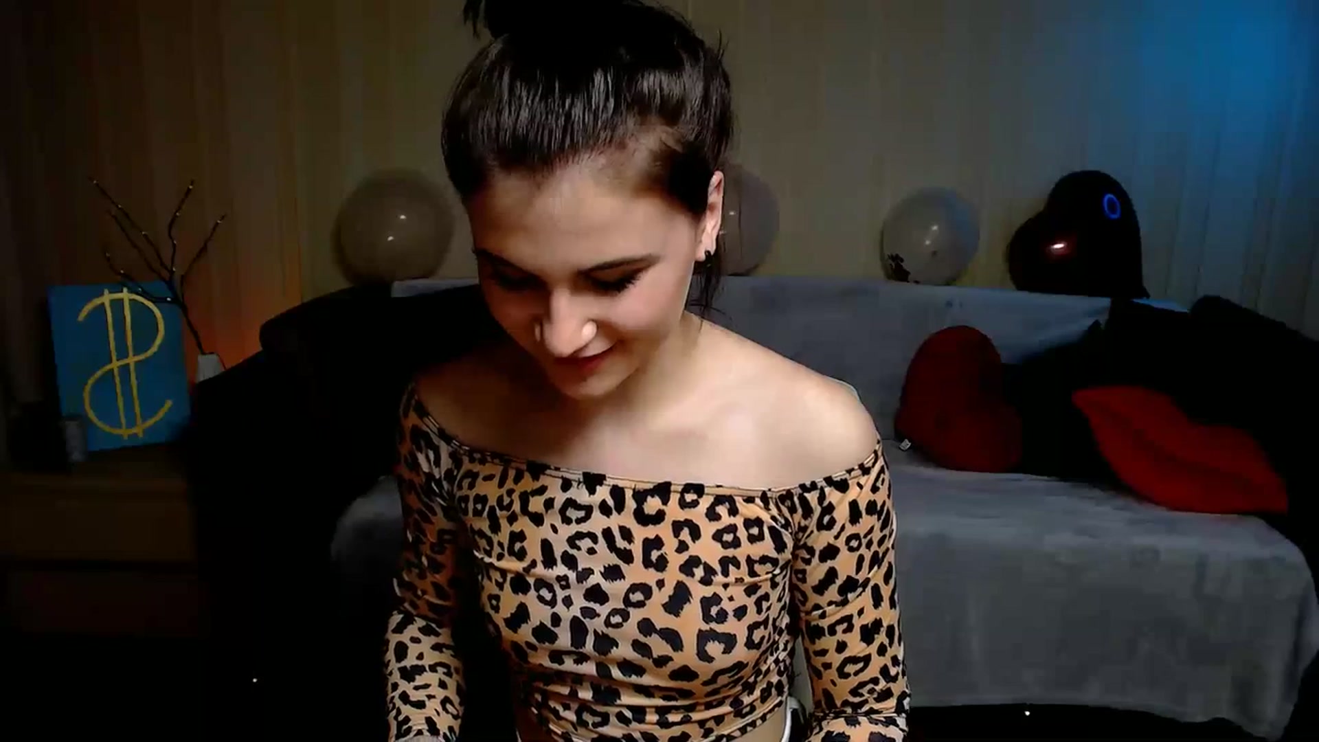 Gallery image thumbnail from Aiza_Belle's myfreecams stream on, 02/27/2024, 15:46 image 13 of 20