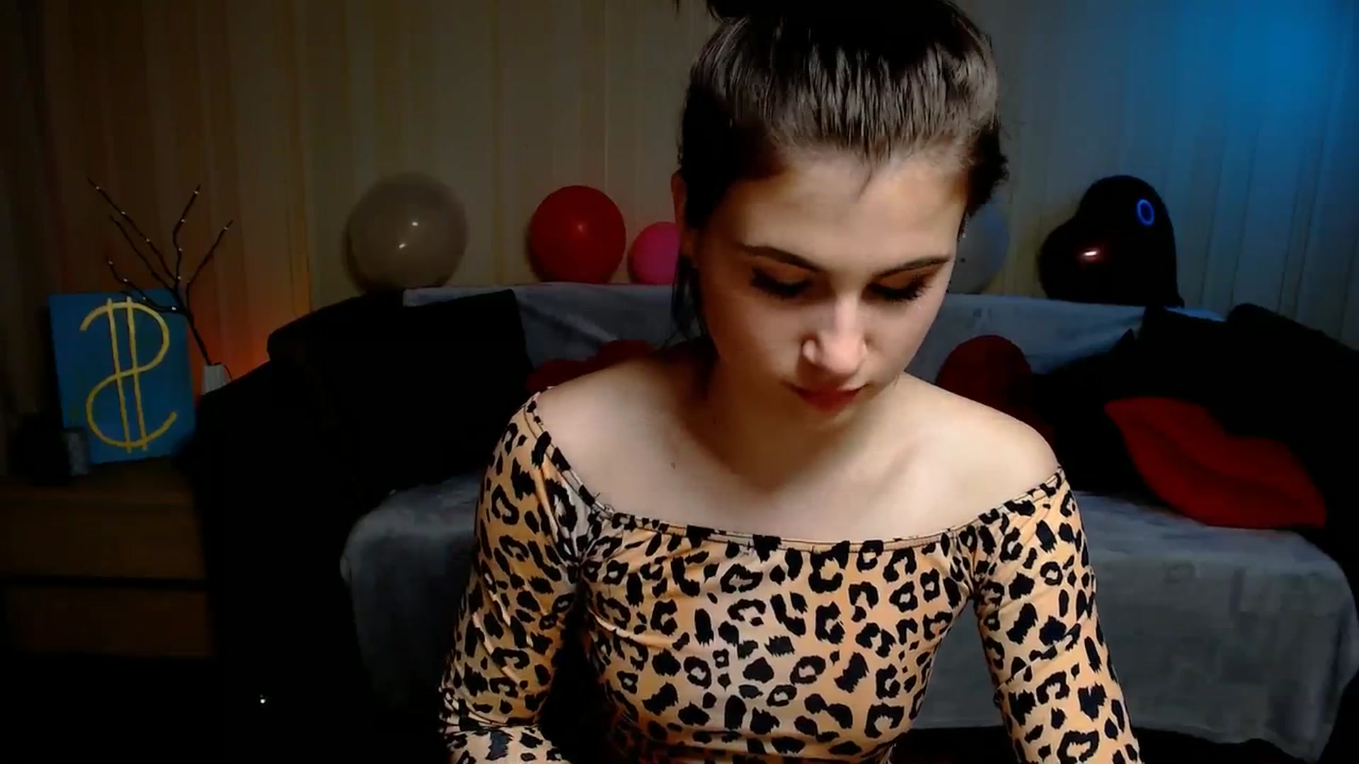 Gallery image thumbnail from Aiza_Belle's myfreecams stream on, 02/27/2024, 15:46 image 4 of 20