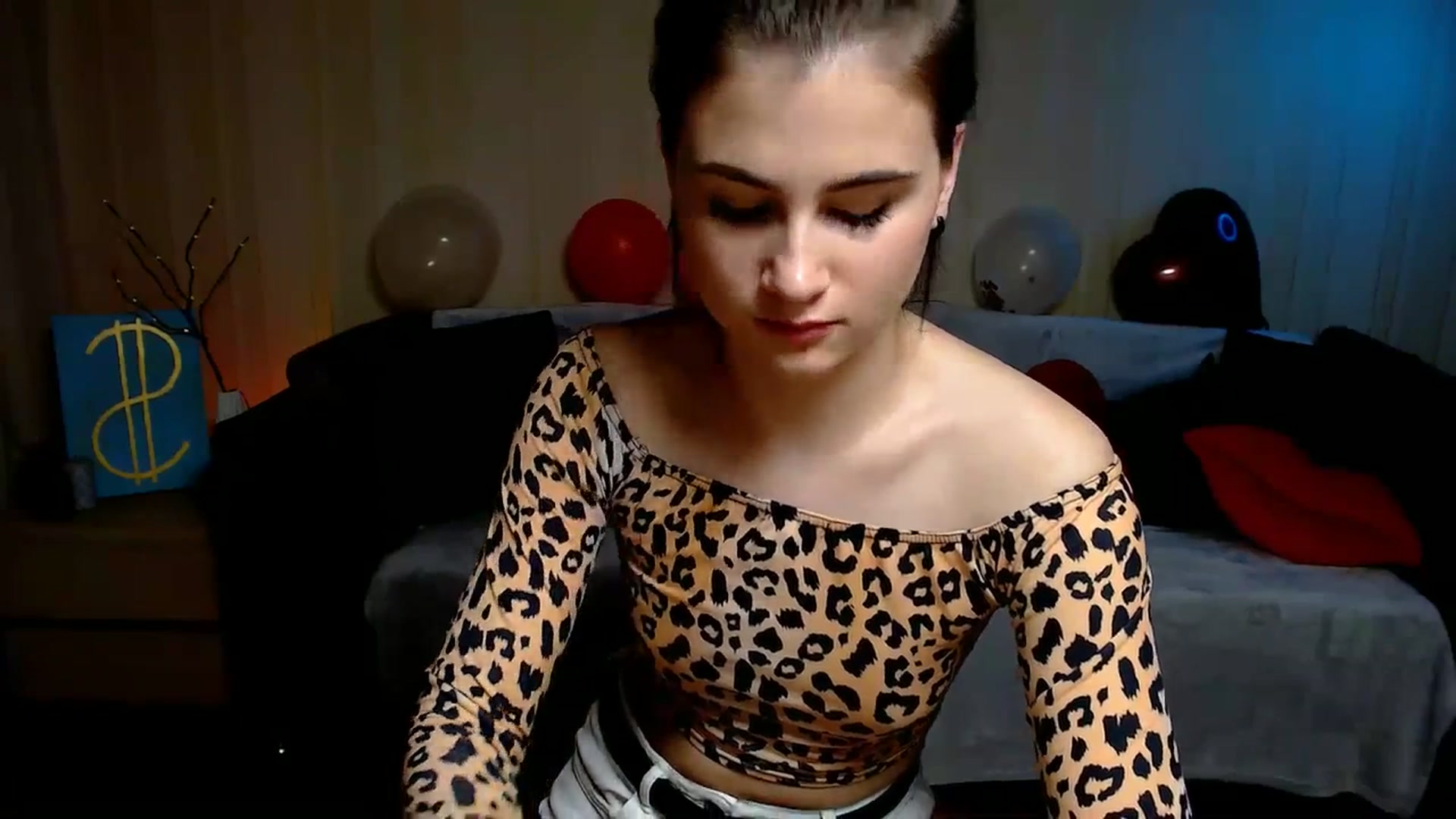 Gallery image thumbnail from Aiza_Belle's myfreecams stream on, 02/27/2024, 15:46 image 2 of 20